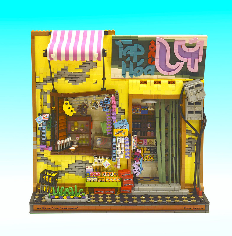 Susunan toko kelontong beserta barang dagangan LEGO