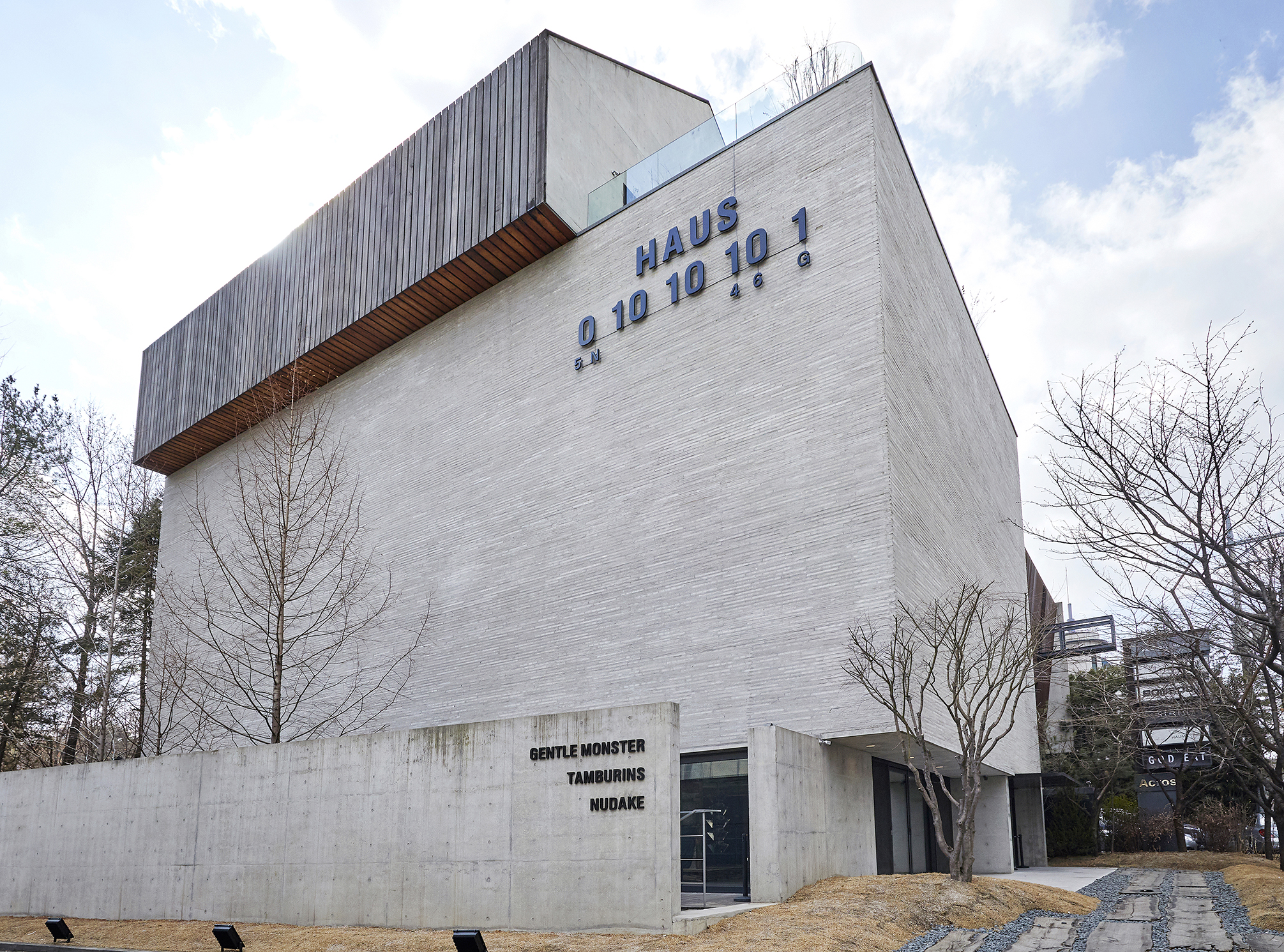 Gentle Monster eyewear Haus Dosan concept store in collaborazione con Arca, Seoul, Corea del Sud