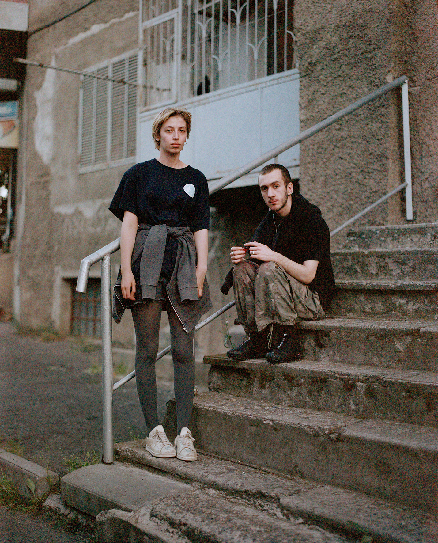 due persone, Everything ok not ok, giovani queer Tblisi, fotografia di Piet Oosterbeek