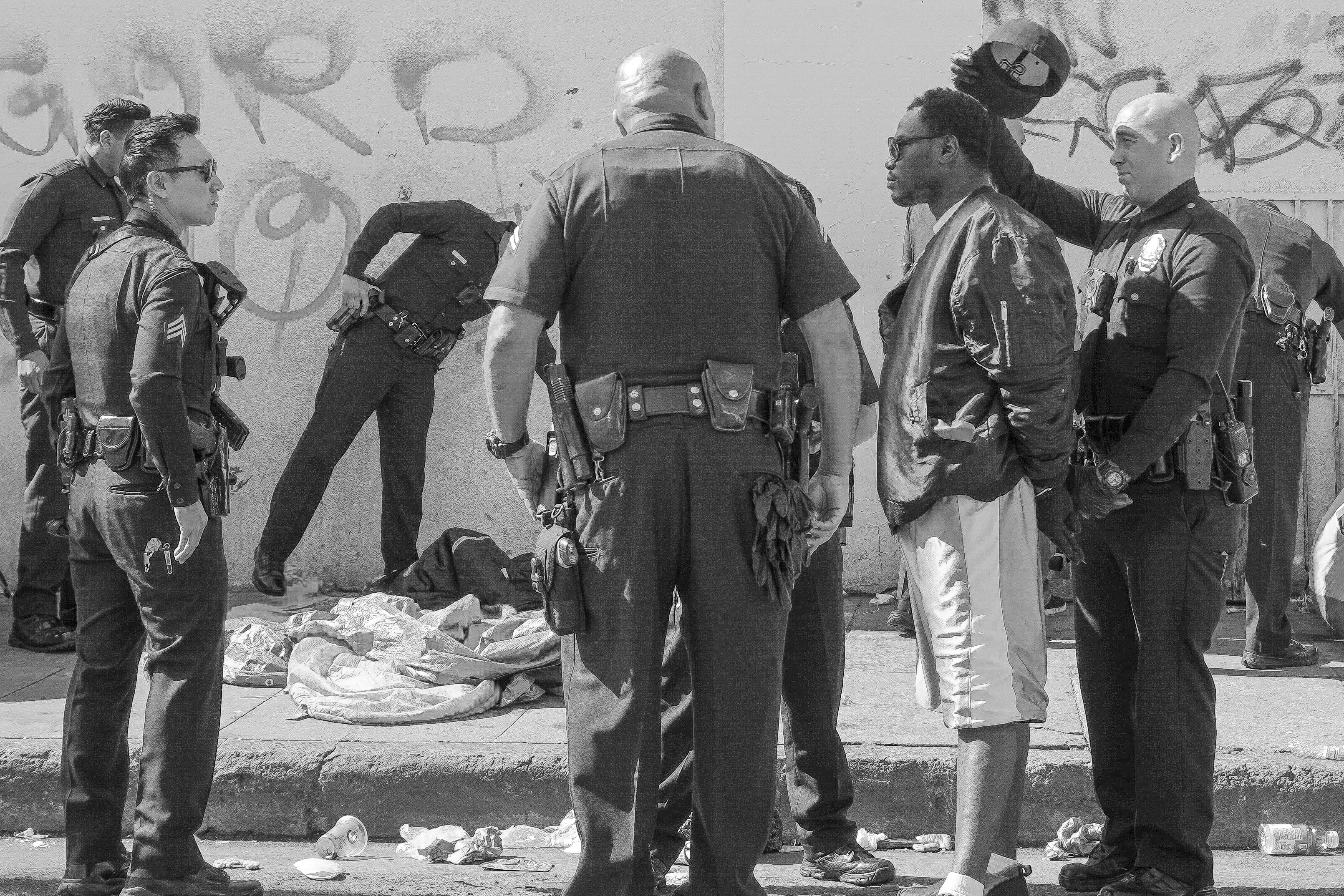 Polizia a Skid Row di Los Angeles, foto di Suitcase Joe Foundation