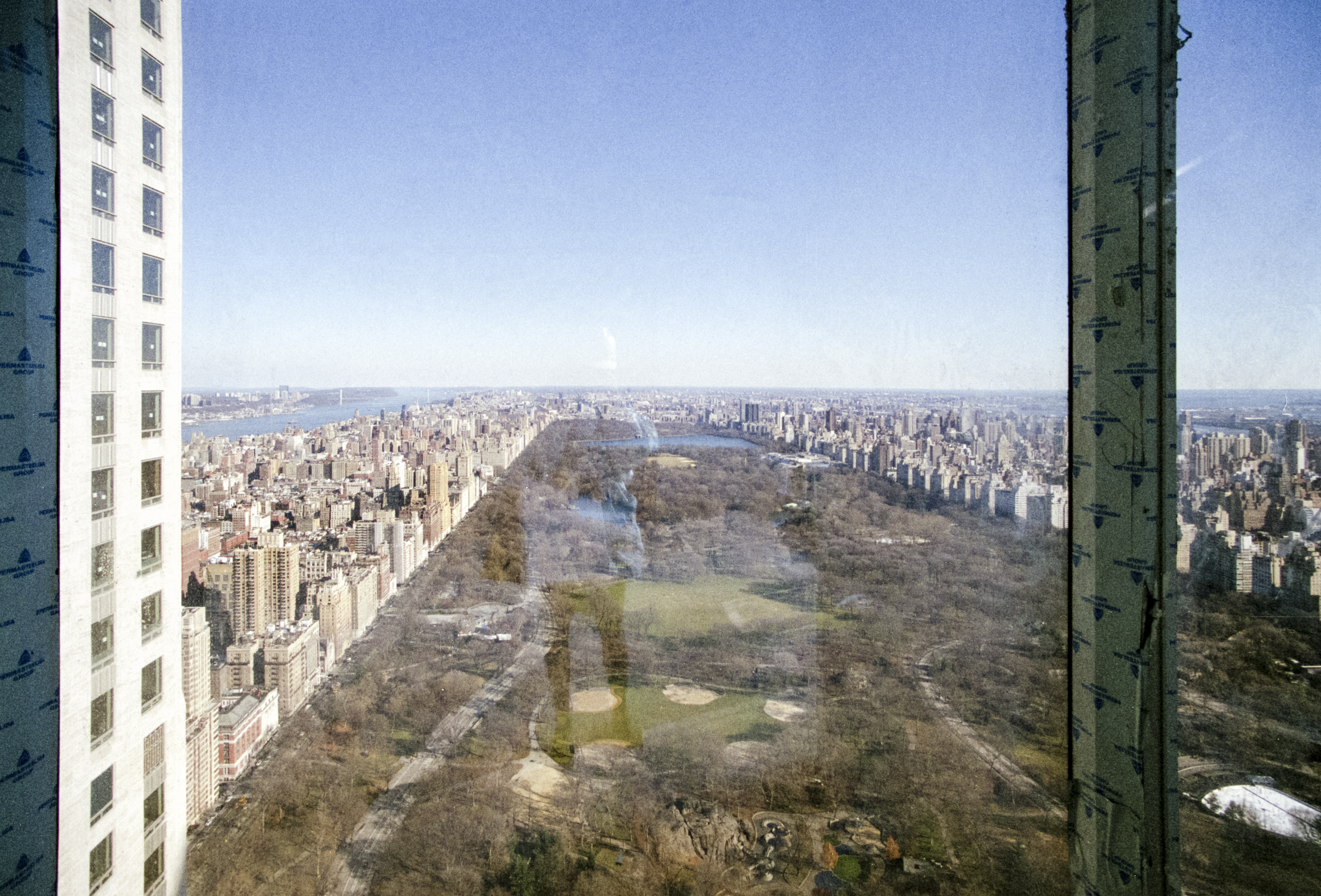 foto de Central Park y el horizonte de Nueva York desde un sitio de construcción de apartamentos