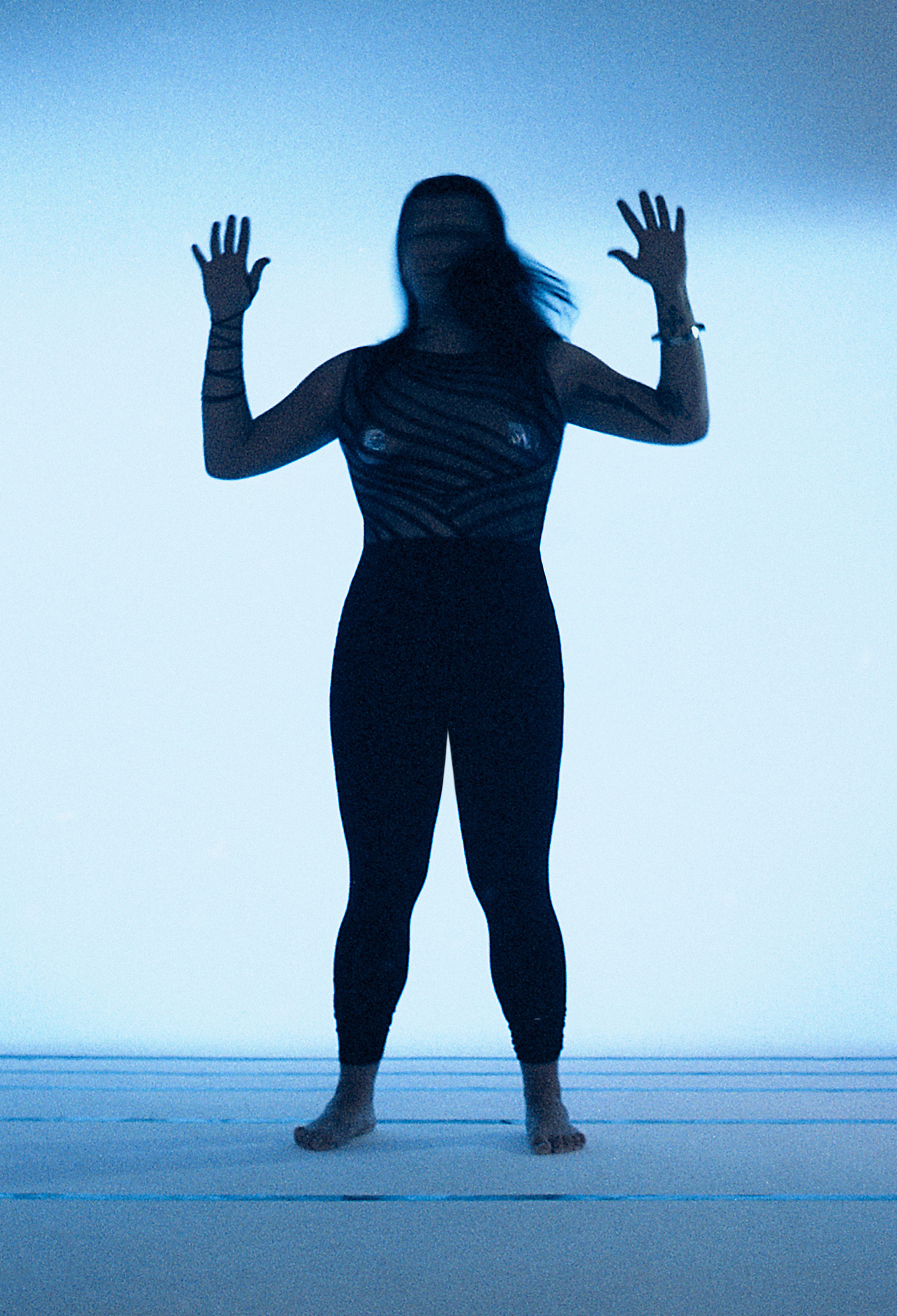 Dafne su sfondo blu, foto di