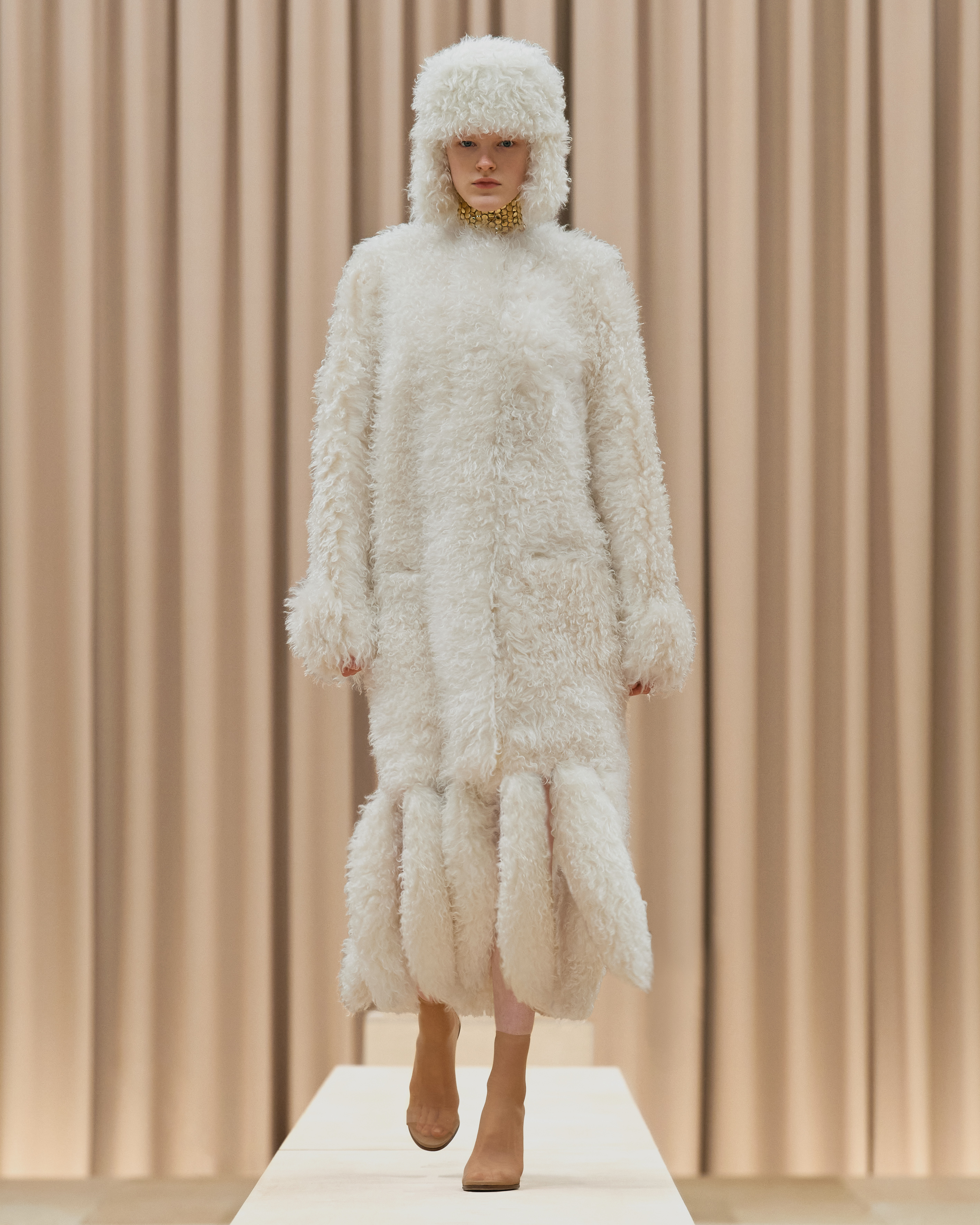 Burberry Autumn_Winter 2021 Womenswear Collection - Look 22 - Hannah_001.jpg