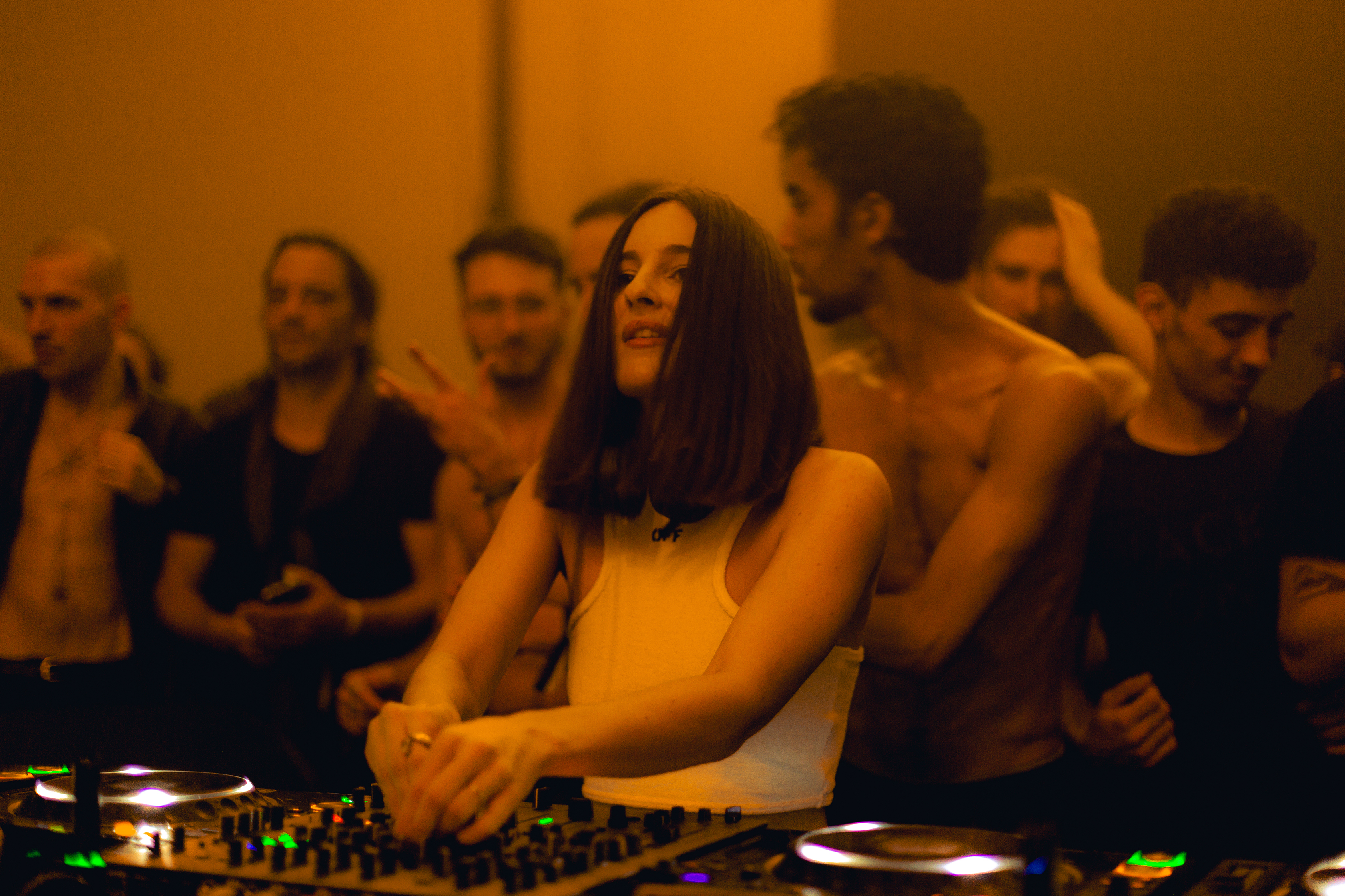 Quarantune 02 libro clubbing pandemia fotografie