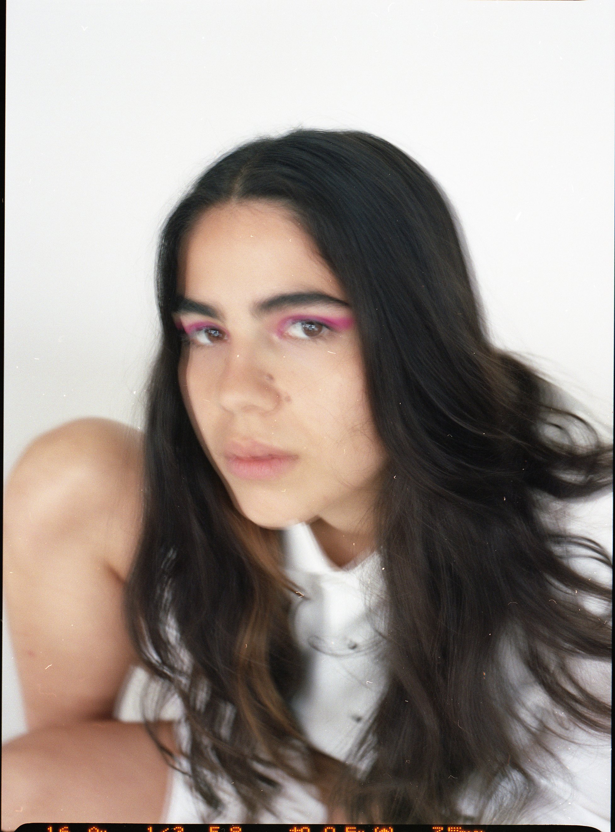 Anita Pomario attrice di Le Sorelle Macaluso sul set di i-d foto Rosario Rex di Salvo