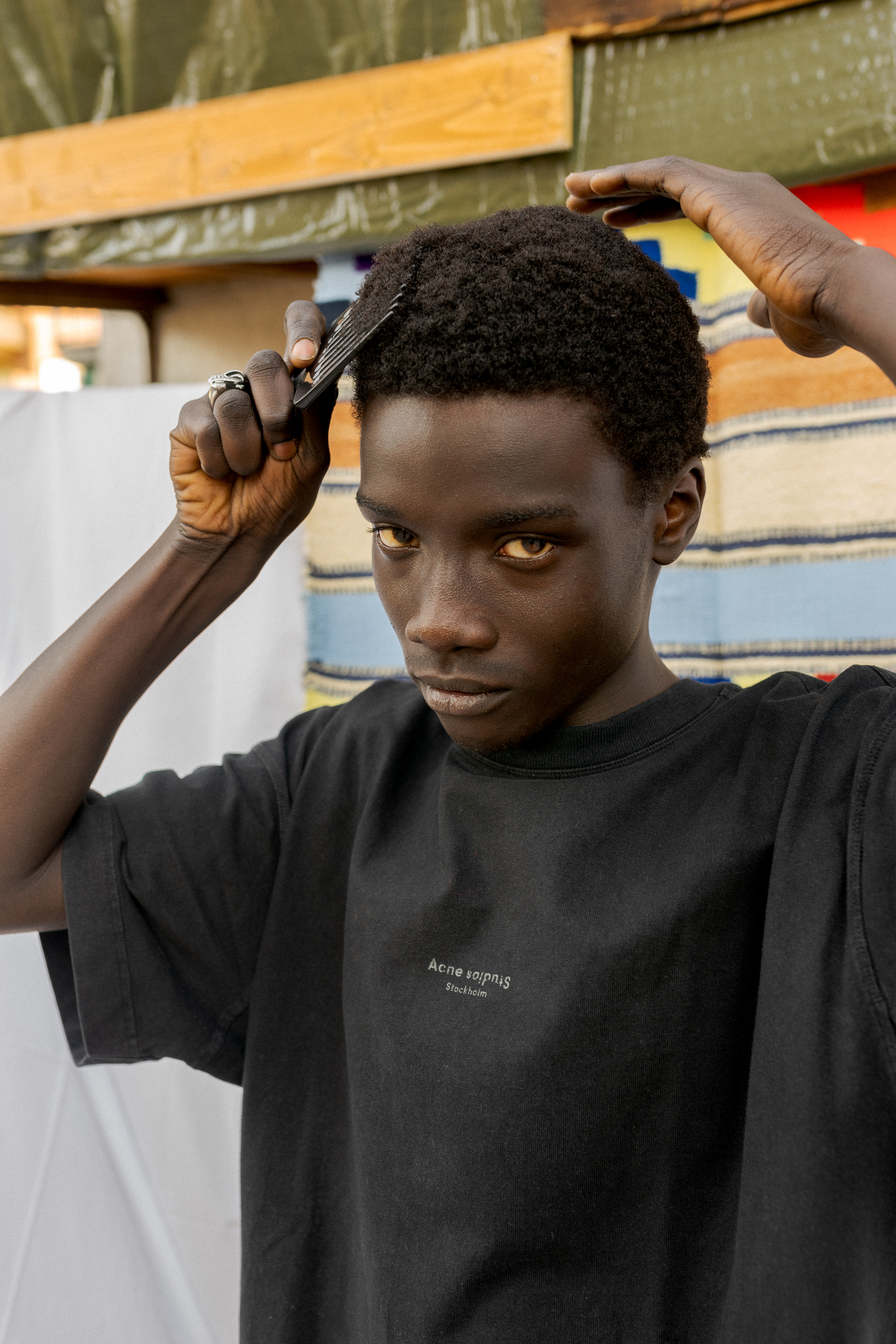 YOUTH-Torino, l'editoriale di i-D sui ragazzi di seconda generazione: Malik che si pettina i capelli