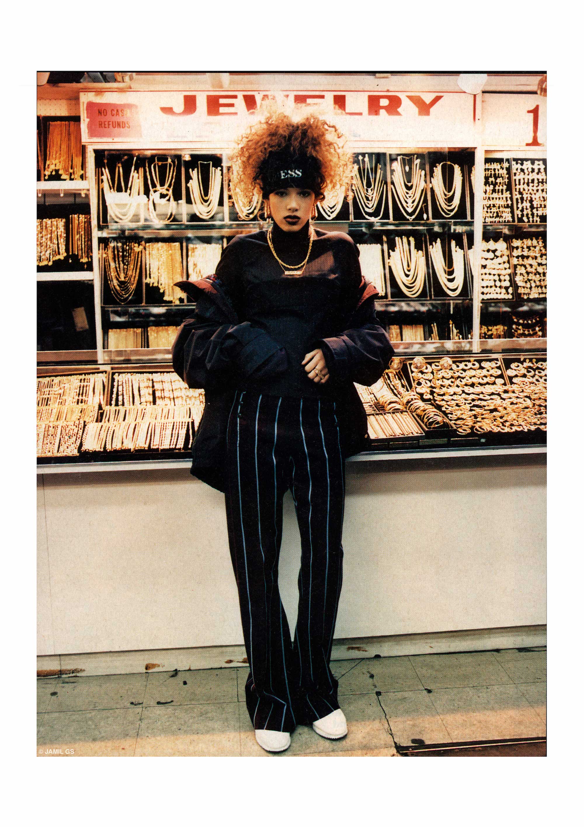 BORIQUA woman photographed in a jewelry store by jamil gs