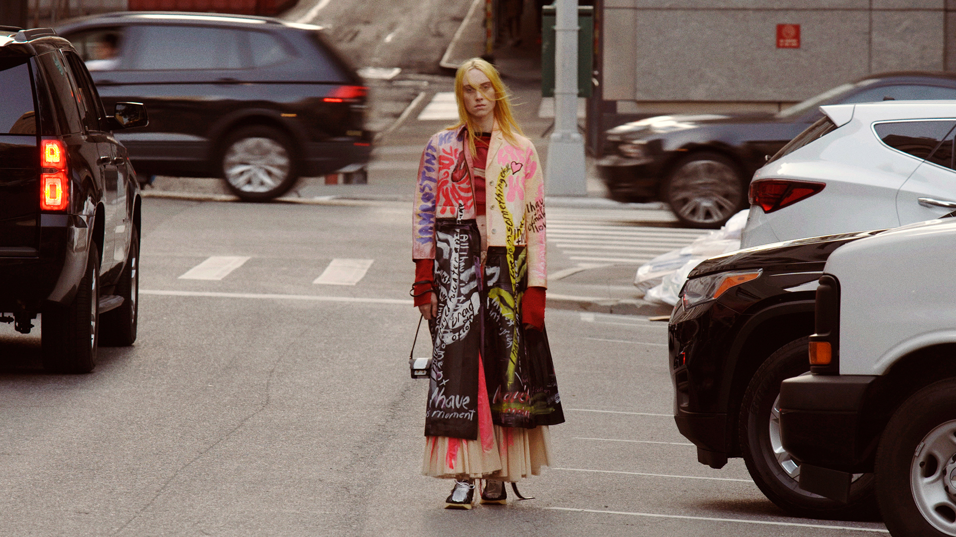 MARNIFESTO: campagna per l’asta di Christie's dei pezzi più iconici della S/S 21 Marni