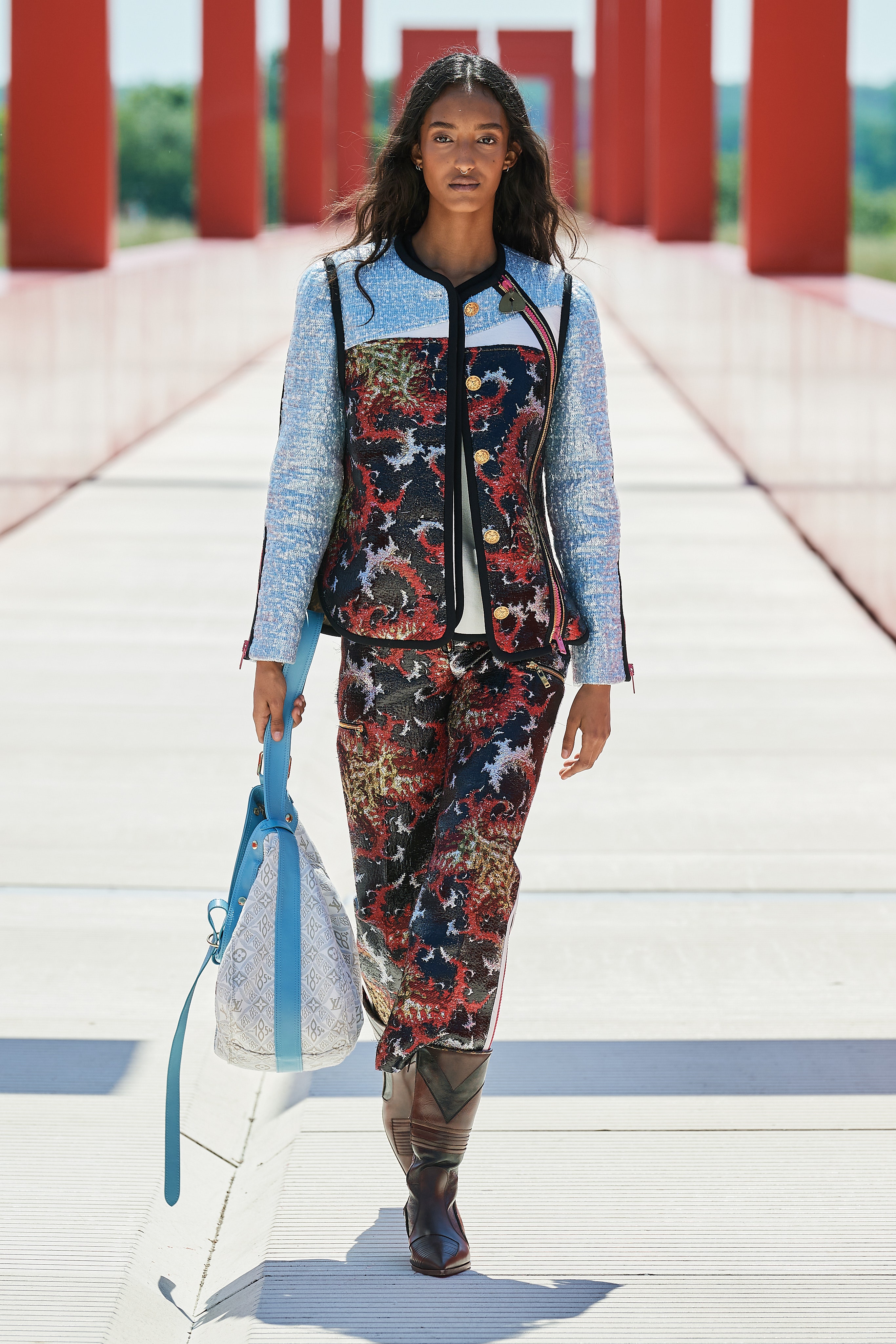 Louis Vuitton Resort Collection 2022 Spring Summer : u/FFFASHION