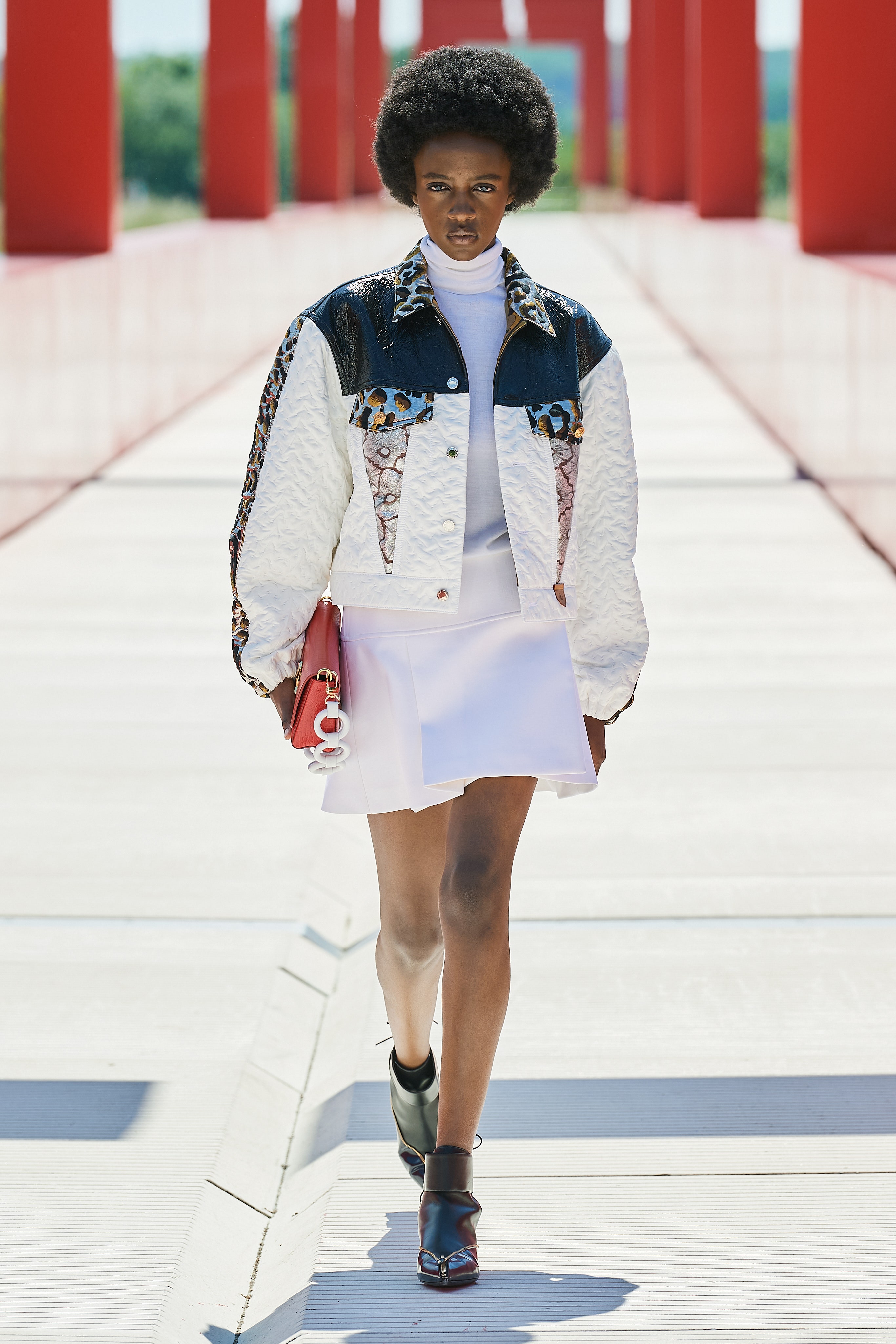 Louis Vuitton's Cruise 2022 Collection Has Space Age Airs – WWD