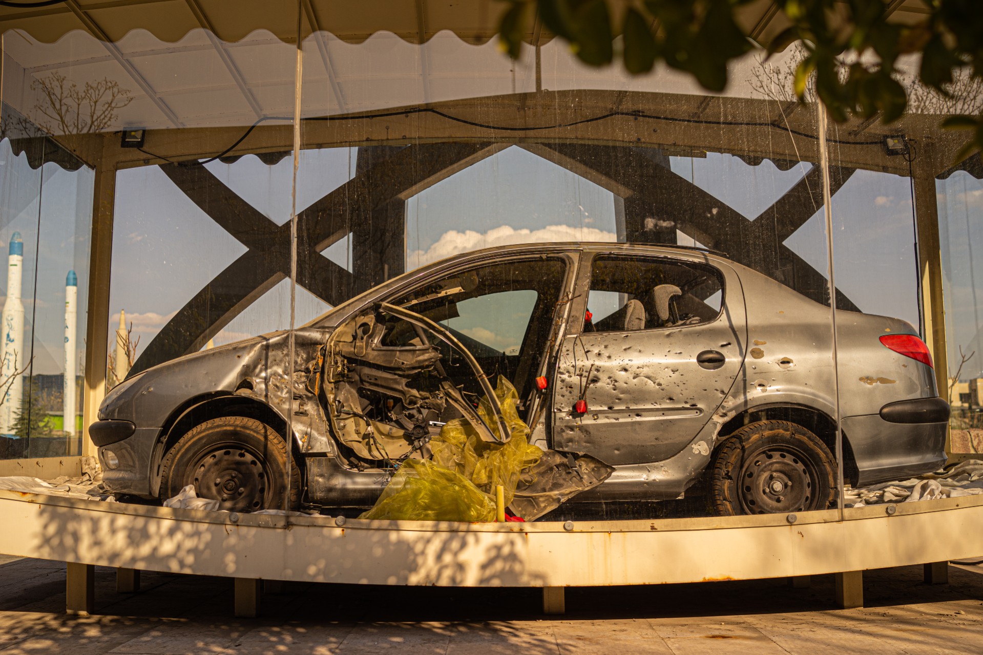 Mobil Fakhrizadeh yang diabadikan di Martyrs Museum.