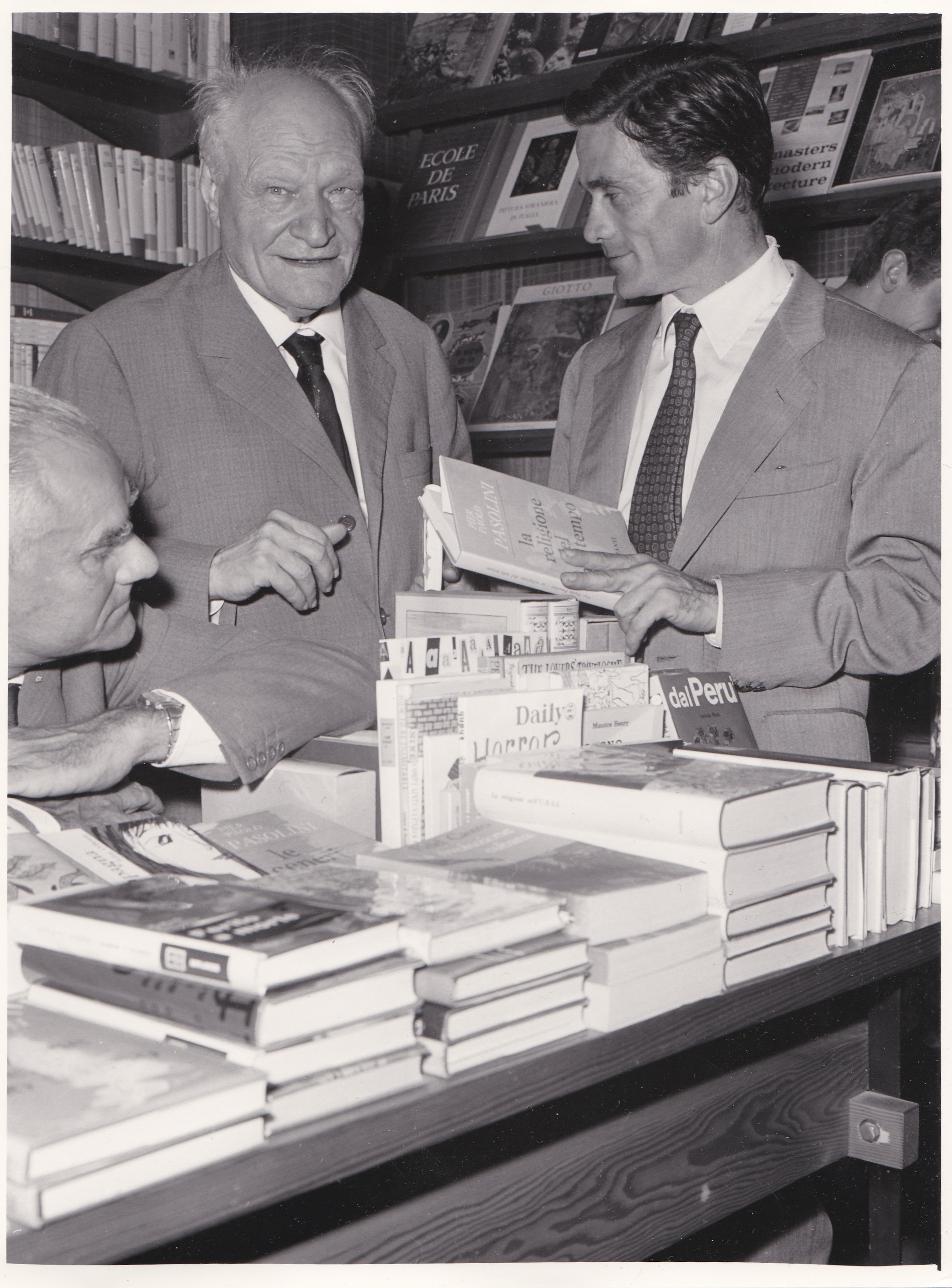 Agenzia Dufoto Alberto Moravia, Giuseppe Ungaretti e Pier Paolo Pasolini luglio 1961_Courtesy Collezione Giuseppe Garrera.jpg