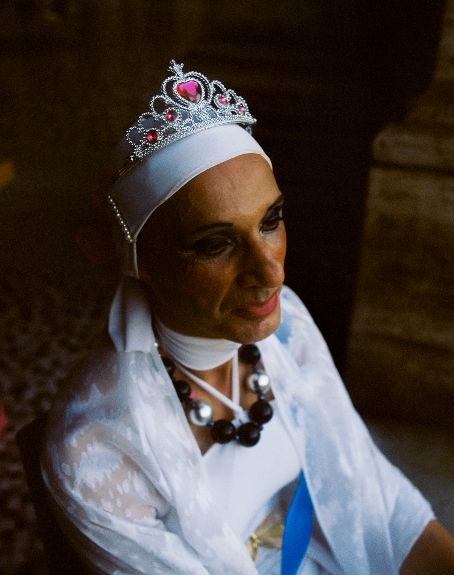 drag queen con coroncina da principessa pride roma 2021 foto di Ludovico Andrea D’Auria
