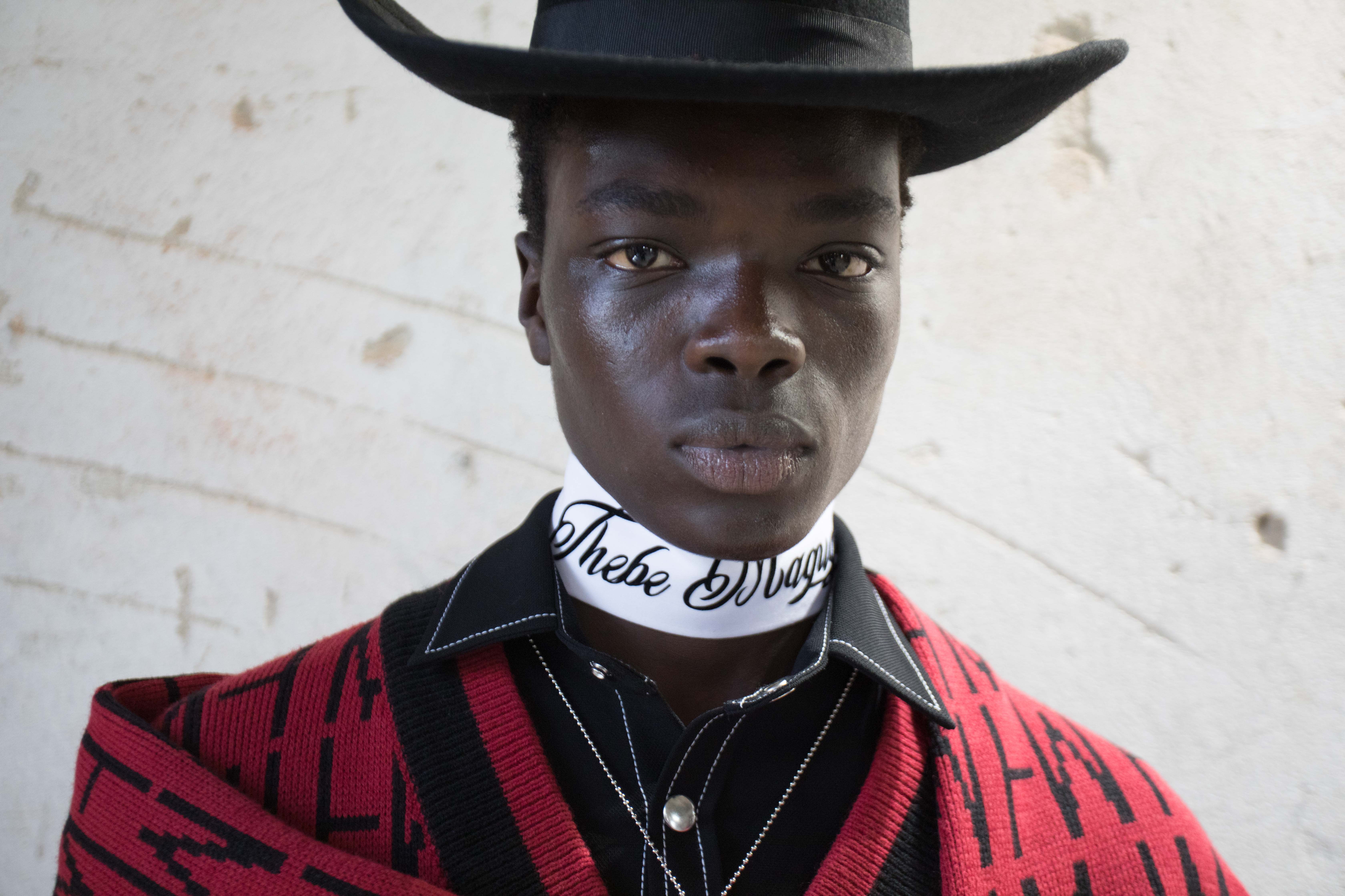 fotografie backstage performance thebe magugu 100° guest pitti immagine