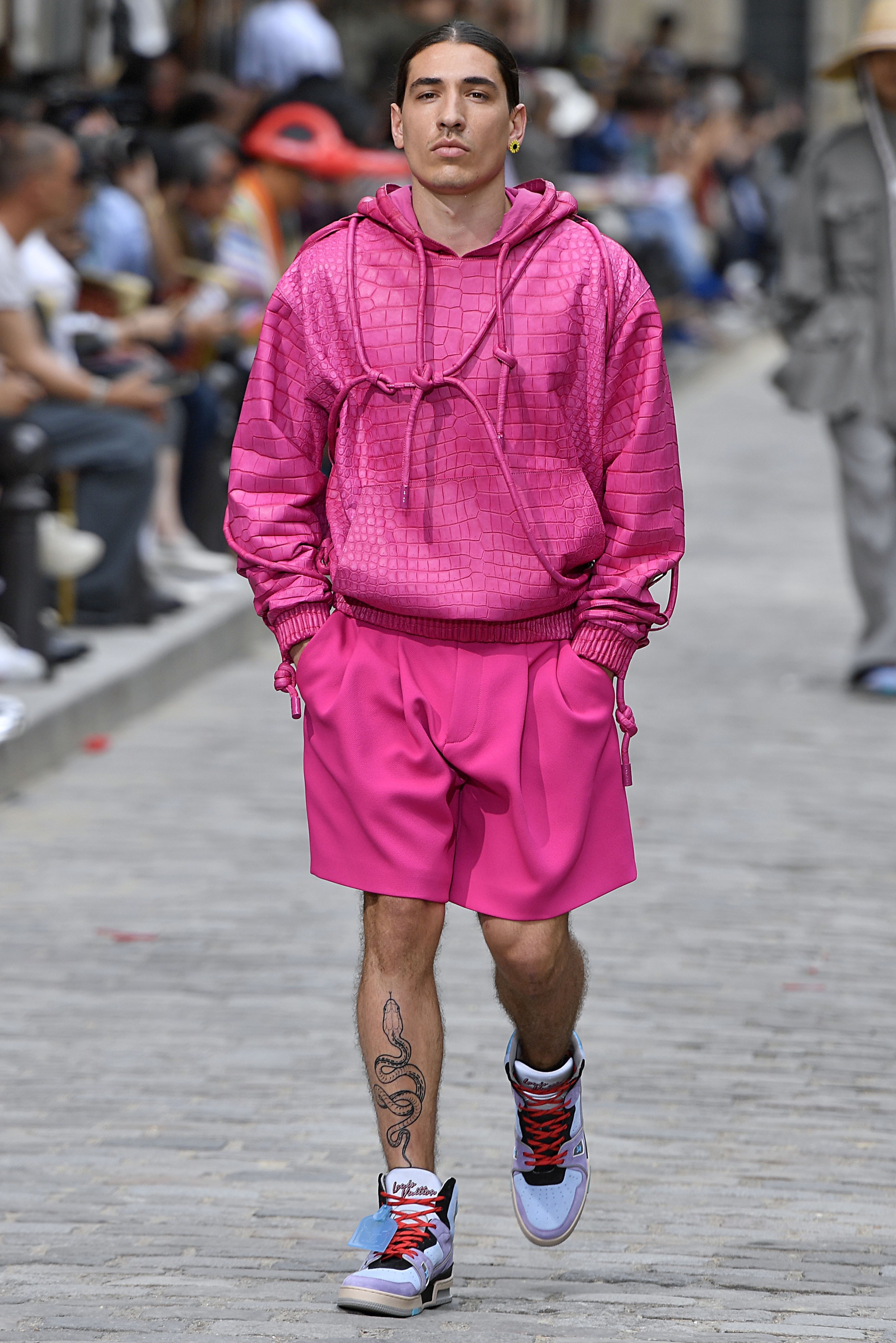 Bellerin takes in London Fashion Week while wearing another eye-catching  outfit