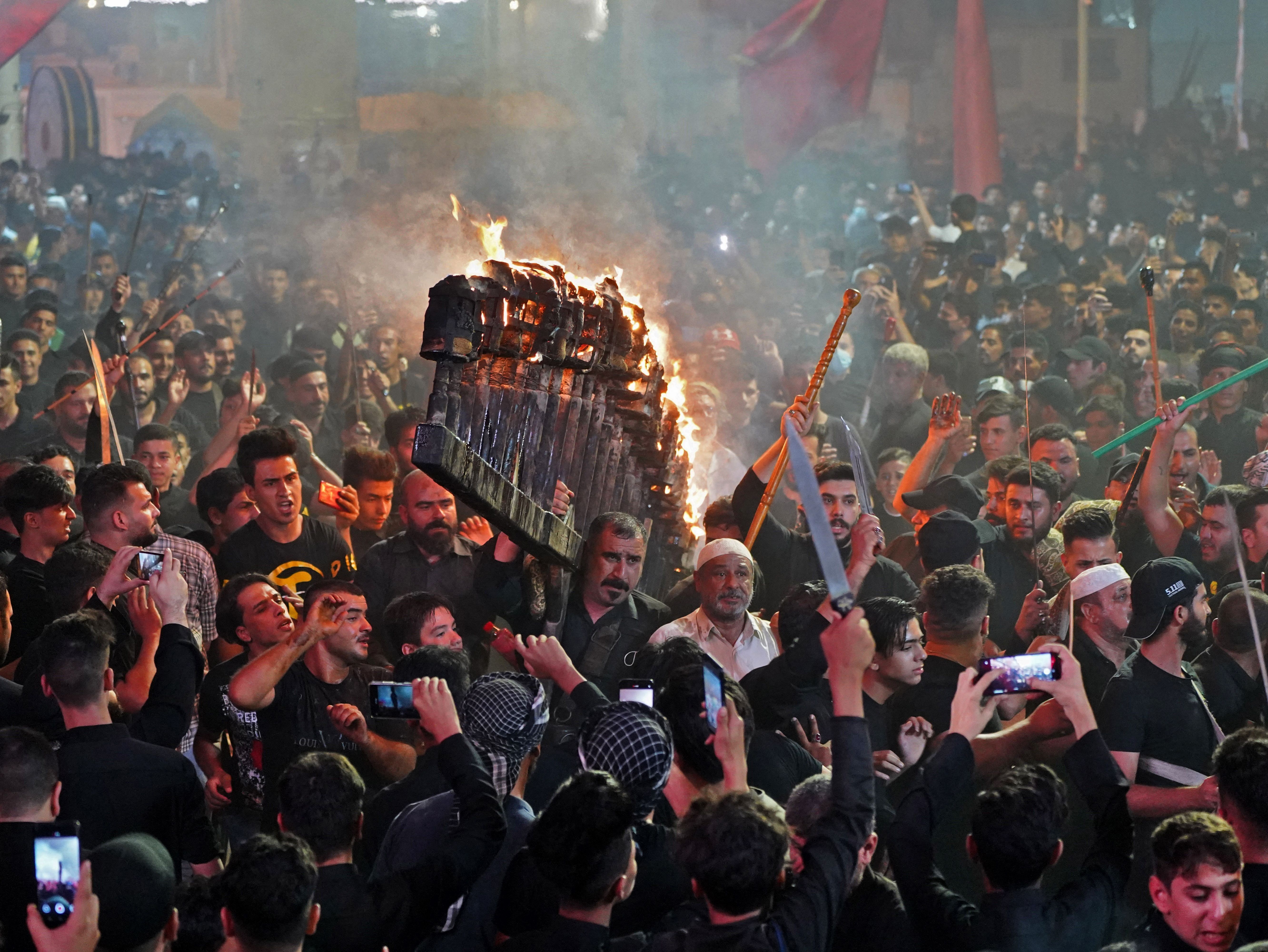 Peringatan Asyura di kota Najaf. Foto: Ali Najafi/AFP via Getty Images