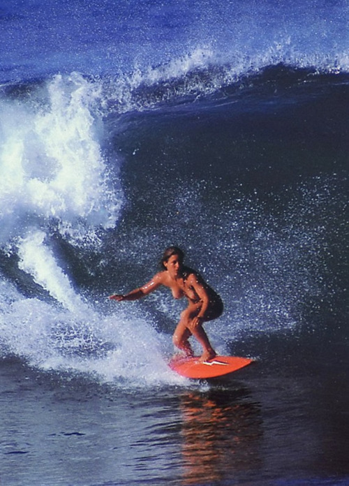 nude surfing.jpg