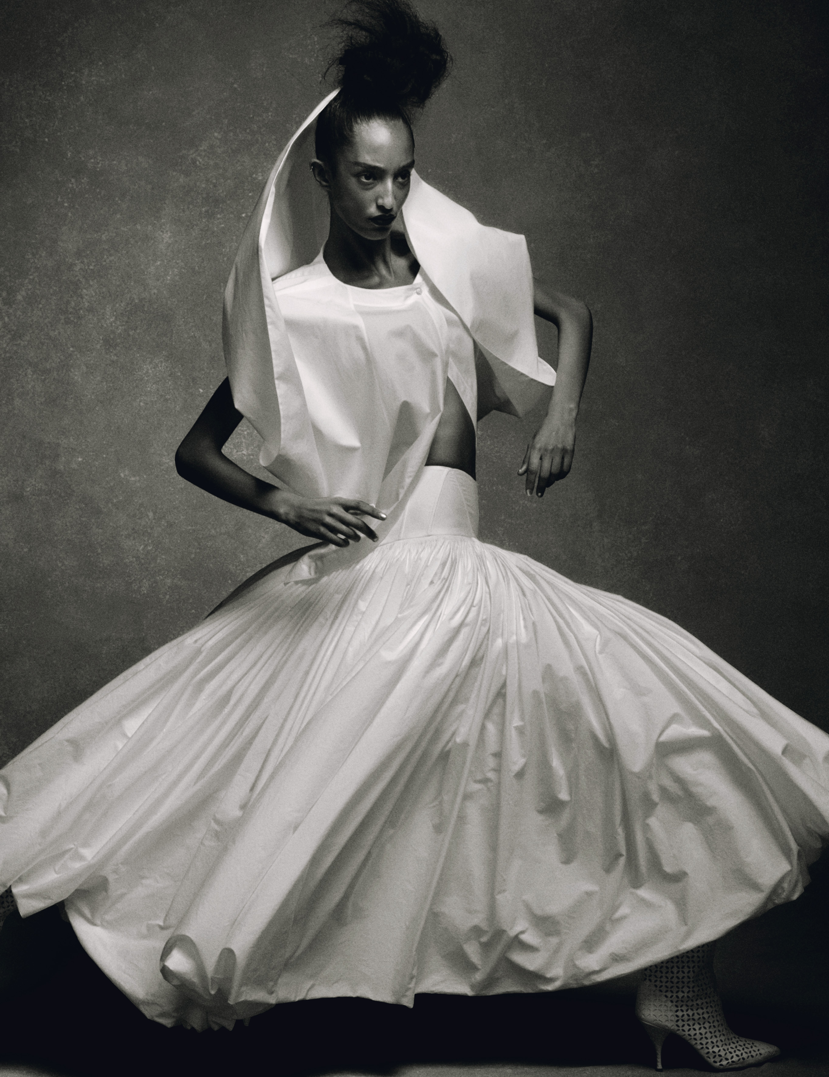 iD364_FASHION FEATURES_02 ALAIA DEBUT_LUIS ALBERTO RODRIGUEZ_CARLOS NAZARIO_LAYOUT_REPRO _195-HR.jpg