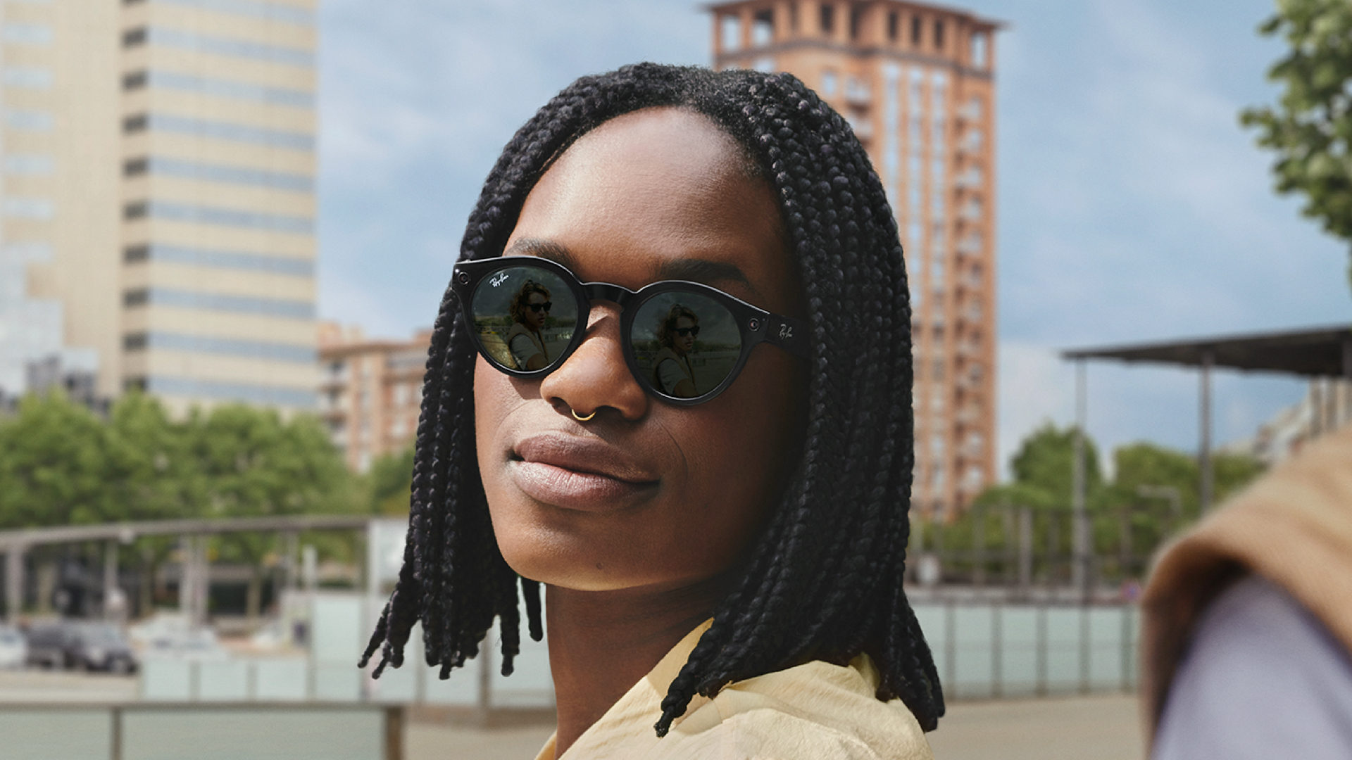 Ray-Ban Stories - Lifestyle3.jpg