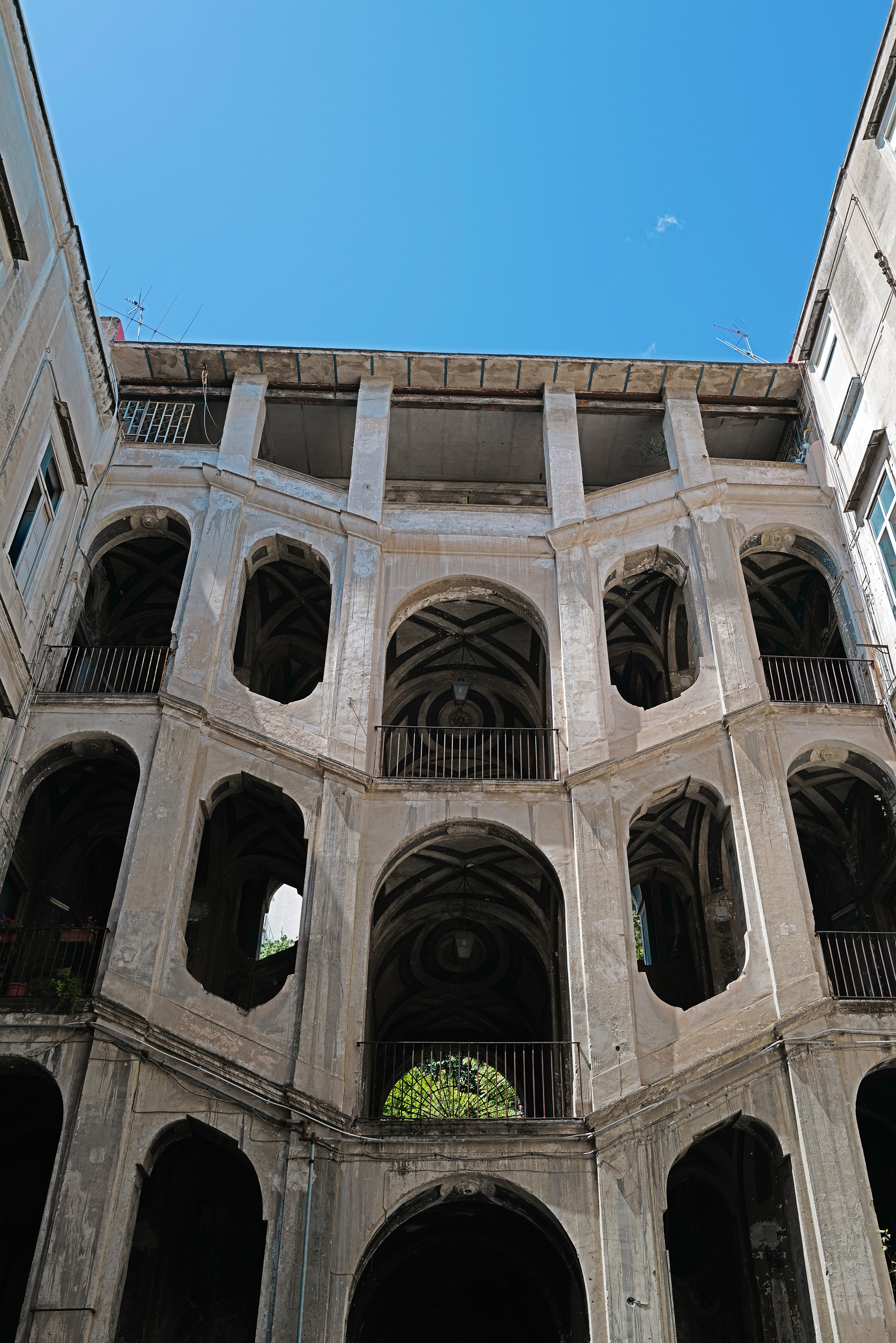 edificio storico di napoli