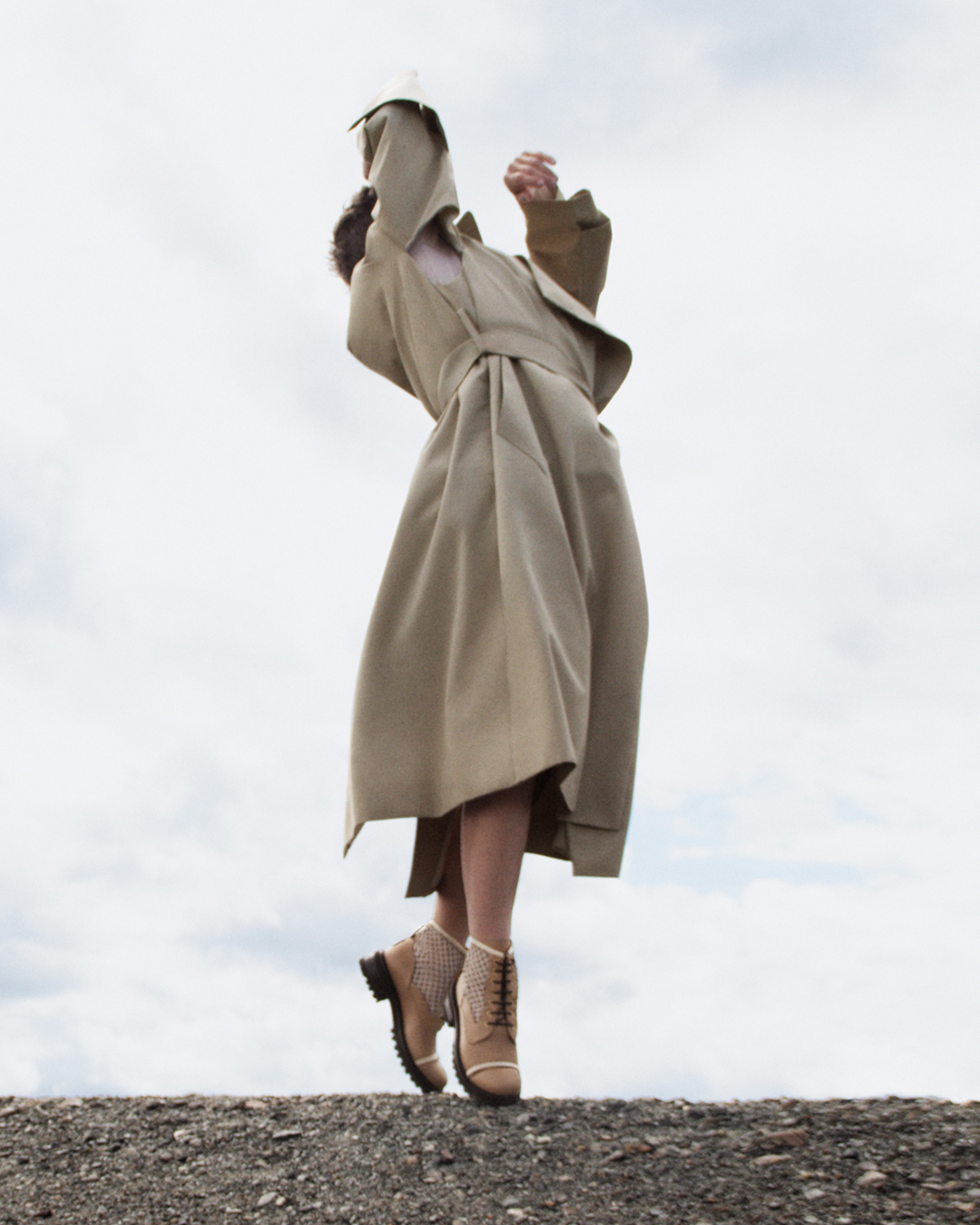 Isabelle Wenzel fotografia autoritratti surreali Malone Souliers 2021 A/W 21