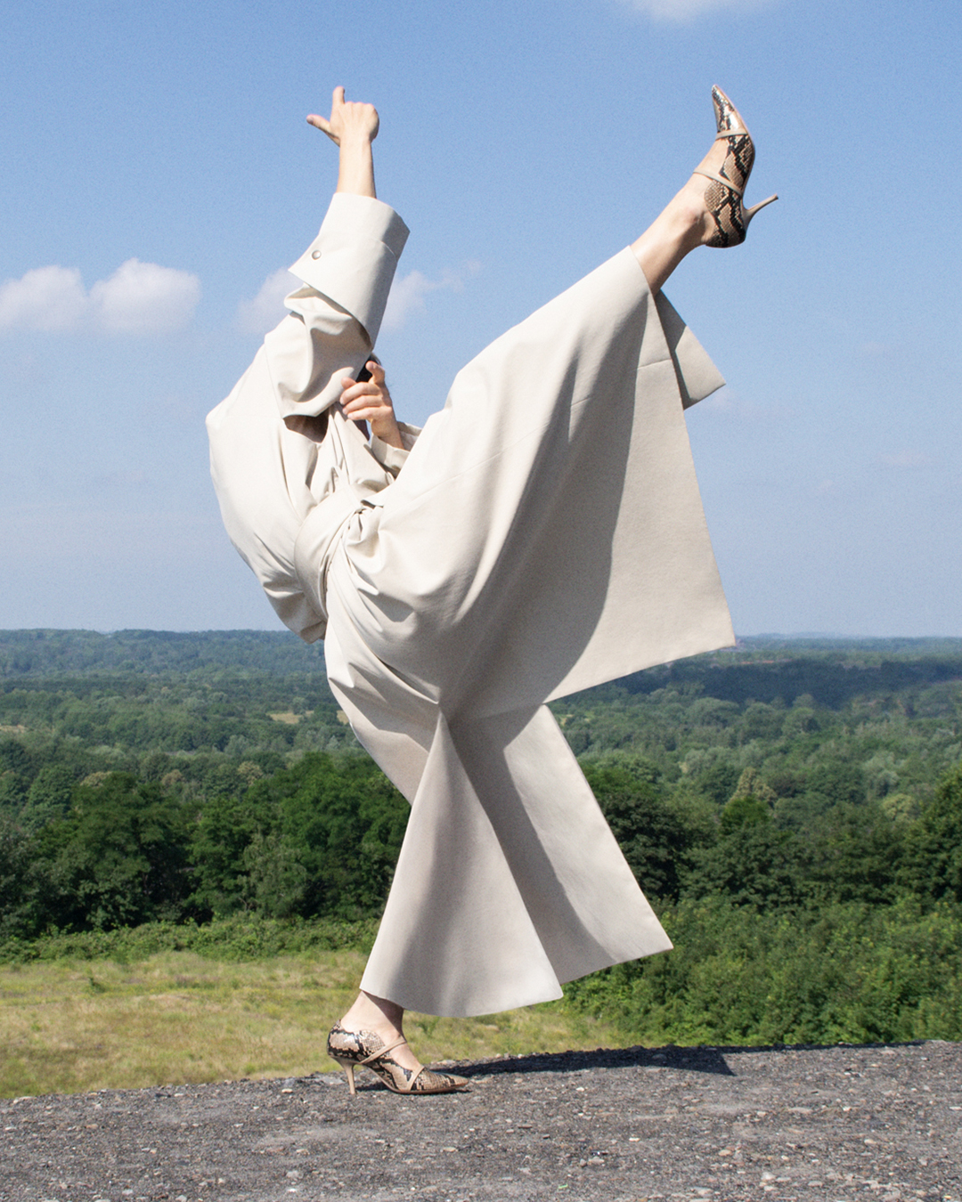 Isabelle Wenzel fotografia autoritratti surreali Malone Souliers 2021 A/W 21