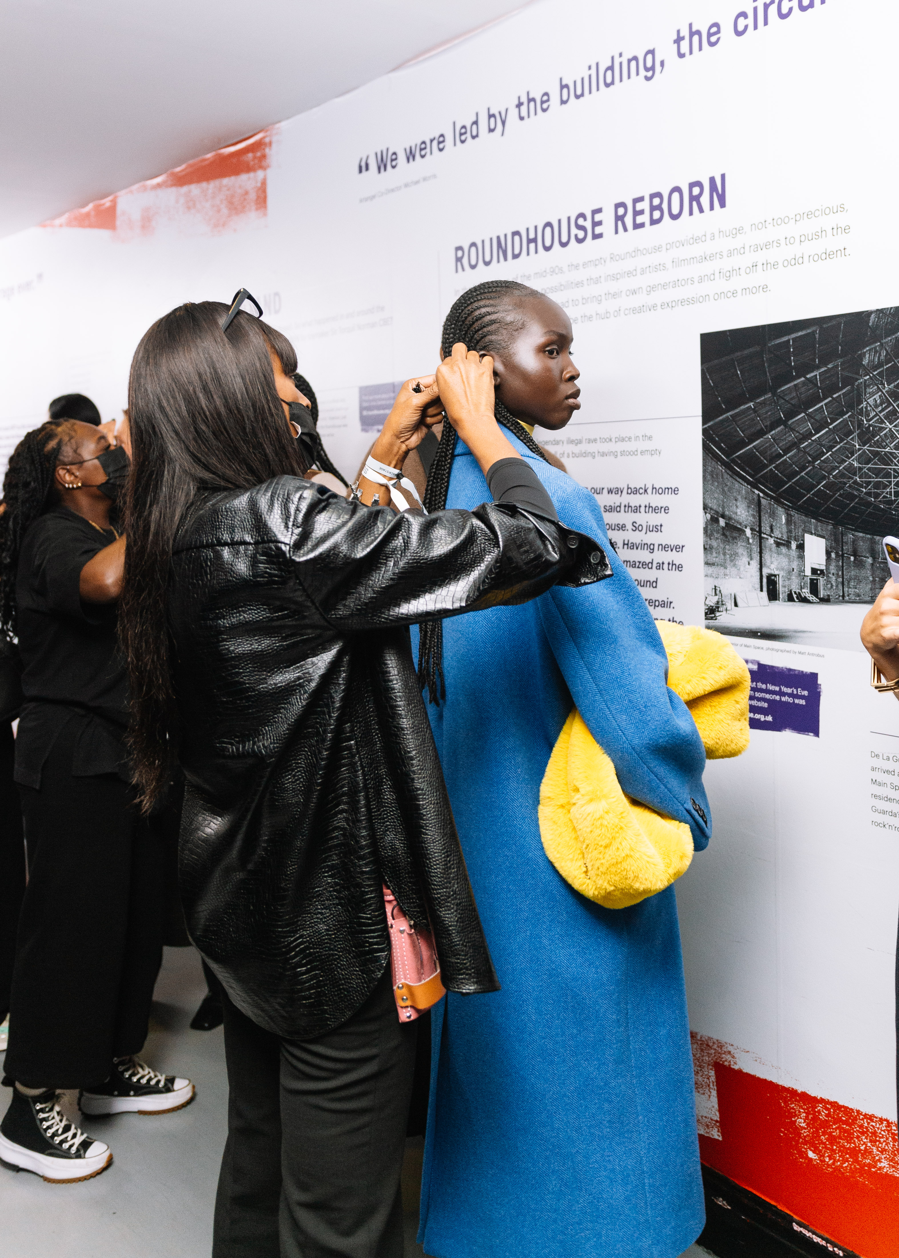 backstage sfilata cos F/W 21 london fashion week
