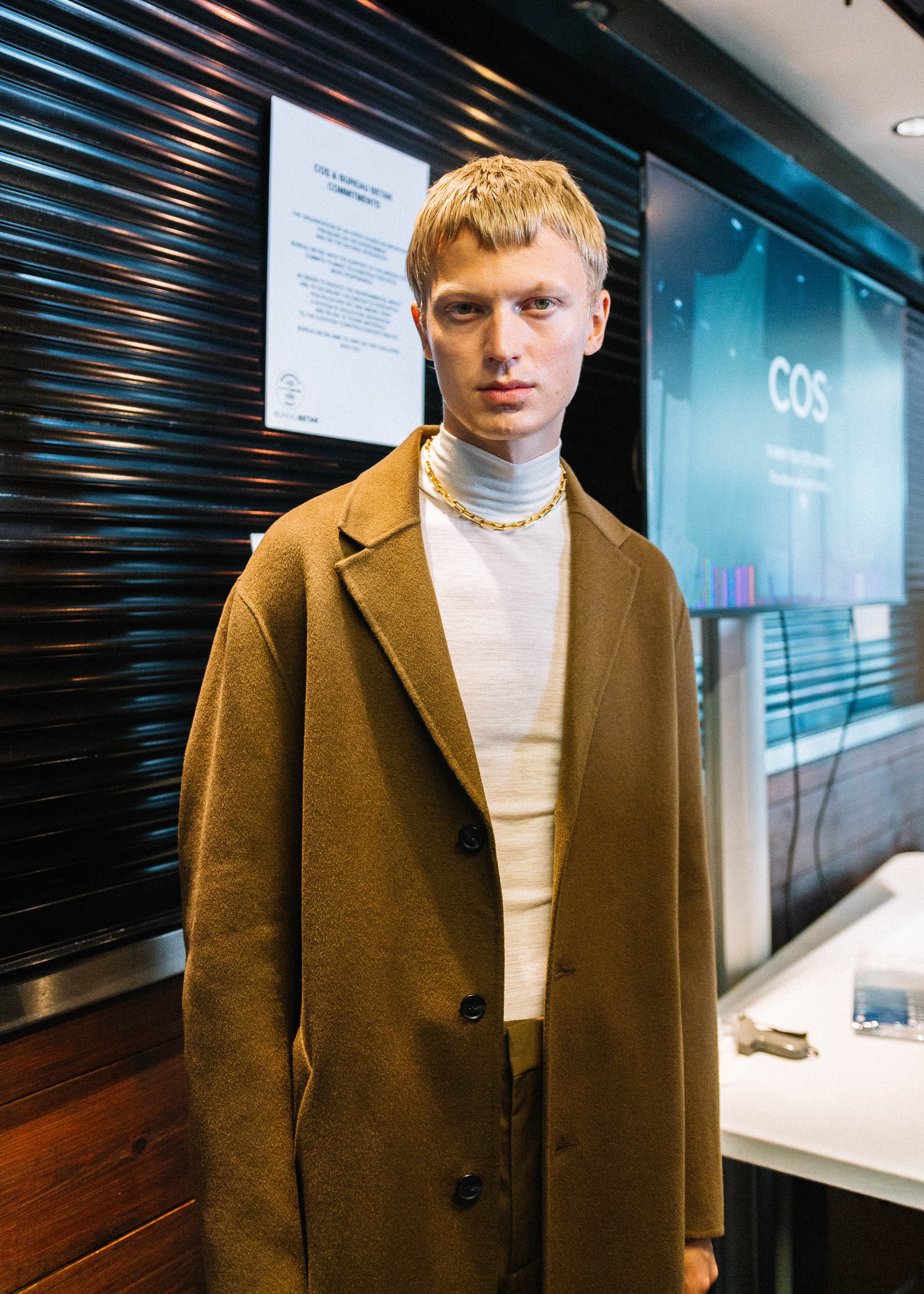 backstage sfilata cos F/W 21 london fashion week