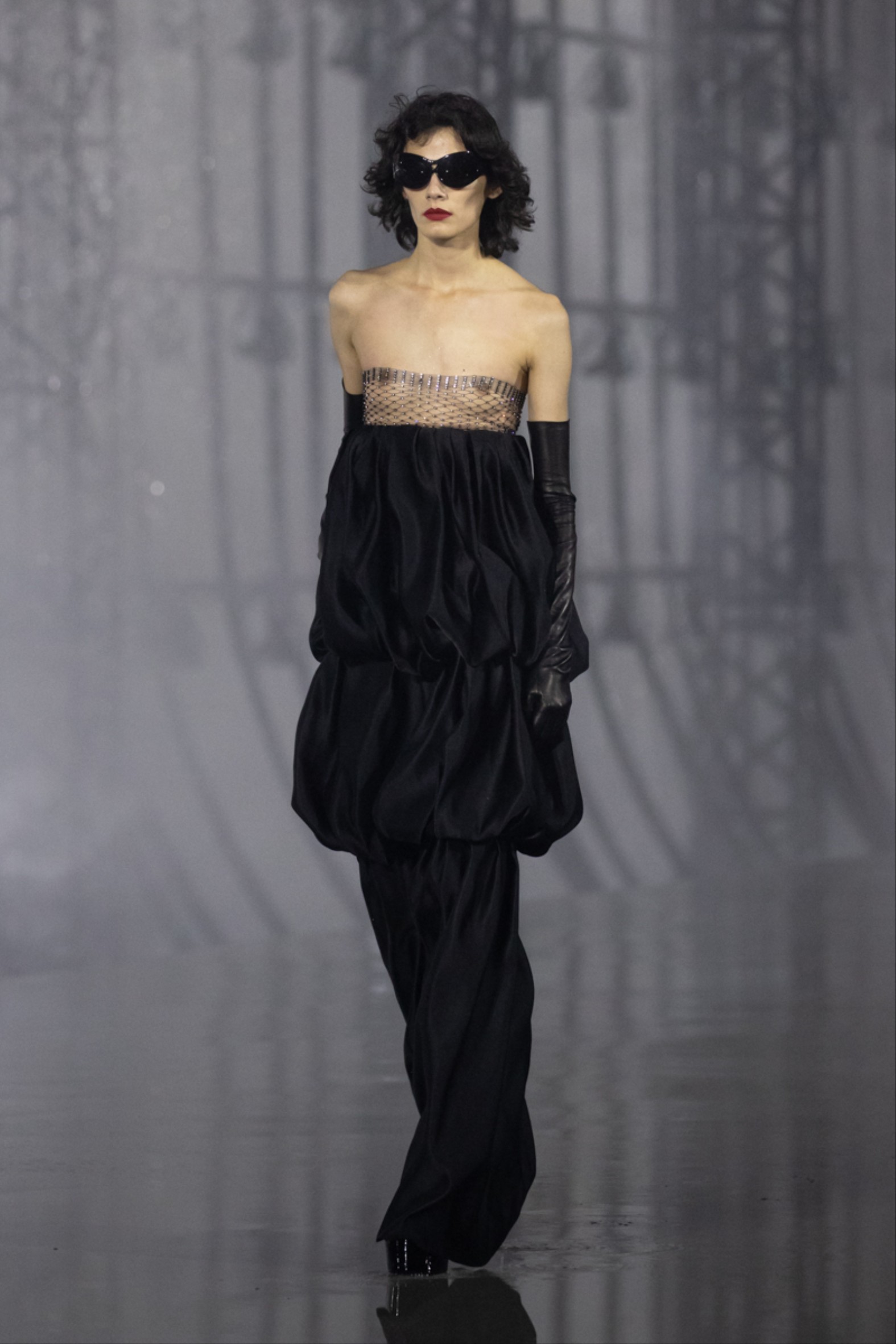 1632927274642-slsummerss22runwaylr60.jpeg