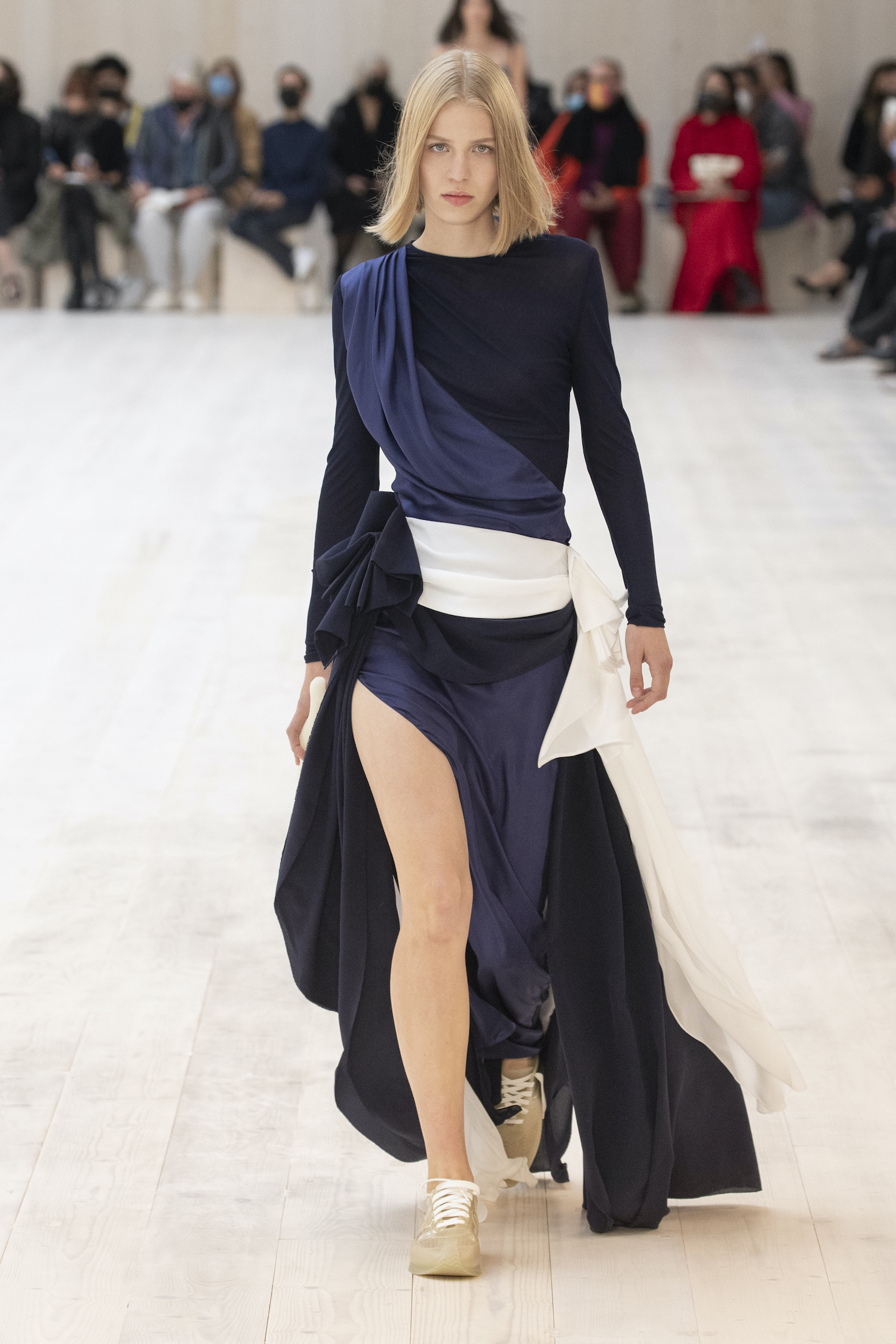 LOEWE Women_s Spring Summer 2022 Look 36.jpg