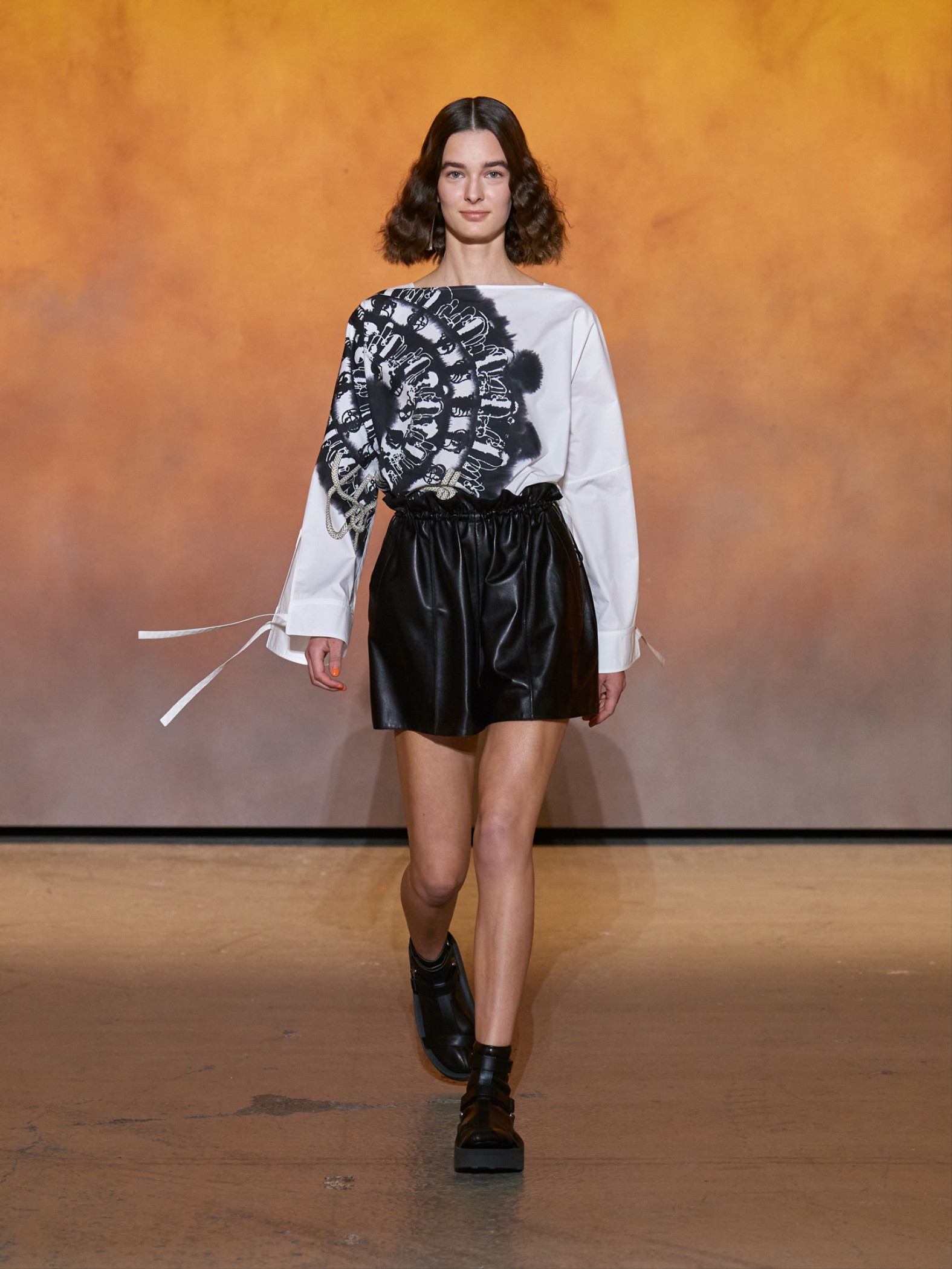 1633286883453-runwayhermeswrtwss22filippofior38.jpeg