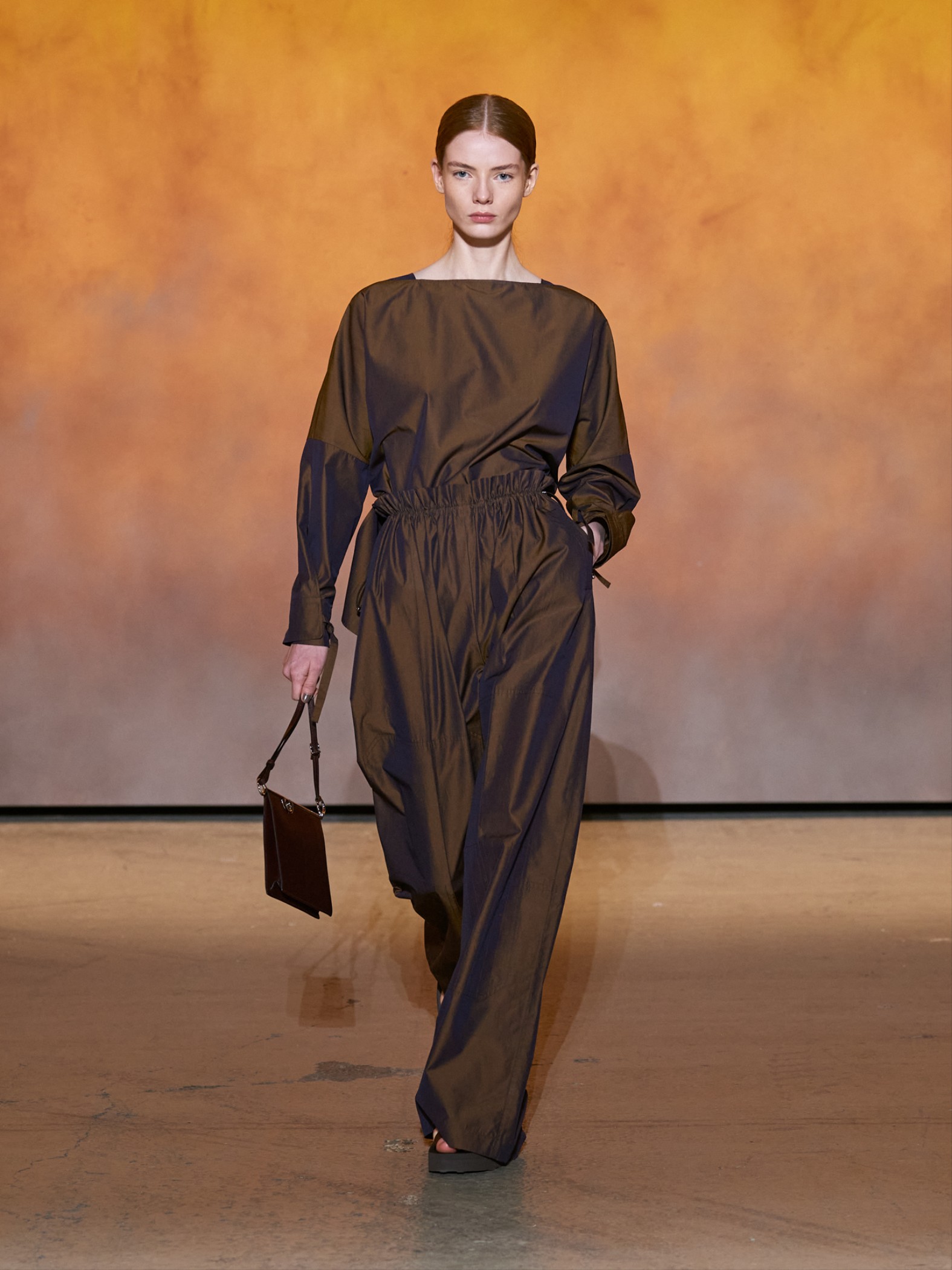 1633286837704-runwayhermeswrtwss22filippofior27.jpeg