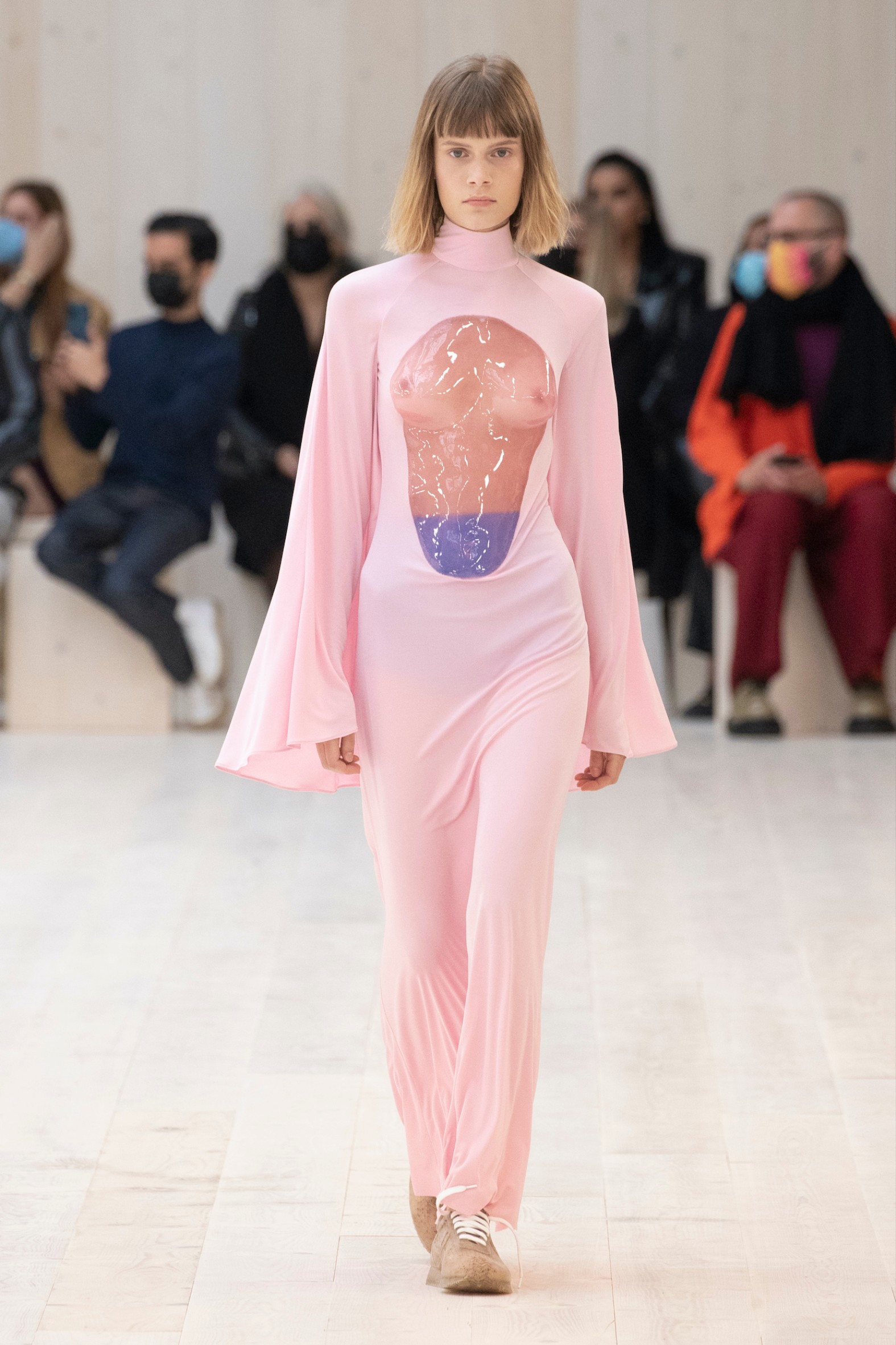 1633162148319-loewe-womens-spring-summer-2022-look-51.jpeg