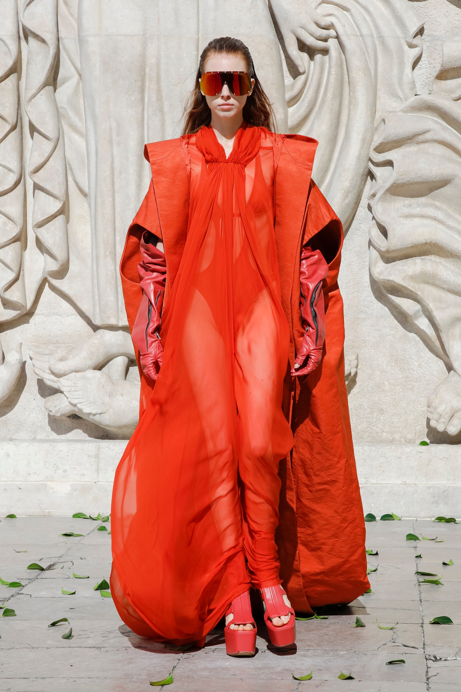 1633119034291-rick-owens-rtw-ss22-look-46.jpeg