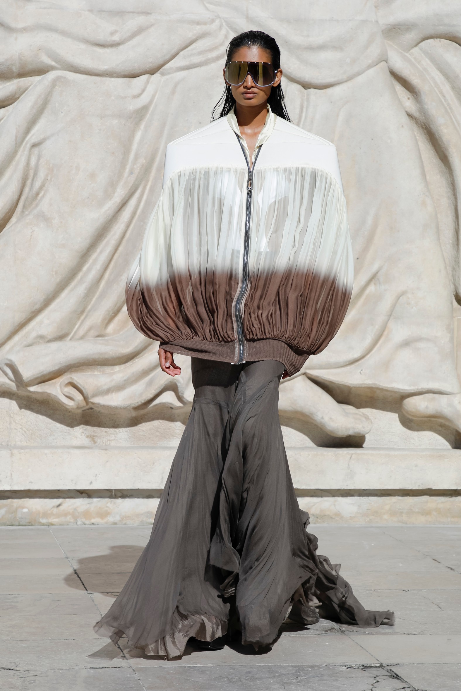 1633118919546-rick-owens-rtw-ss22-look-21.jpeg