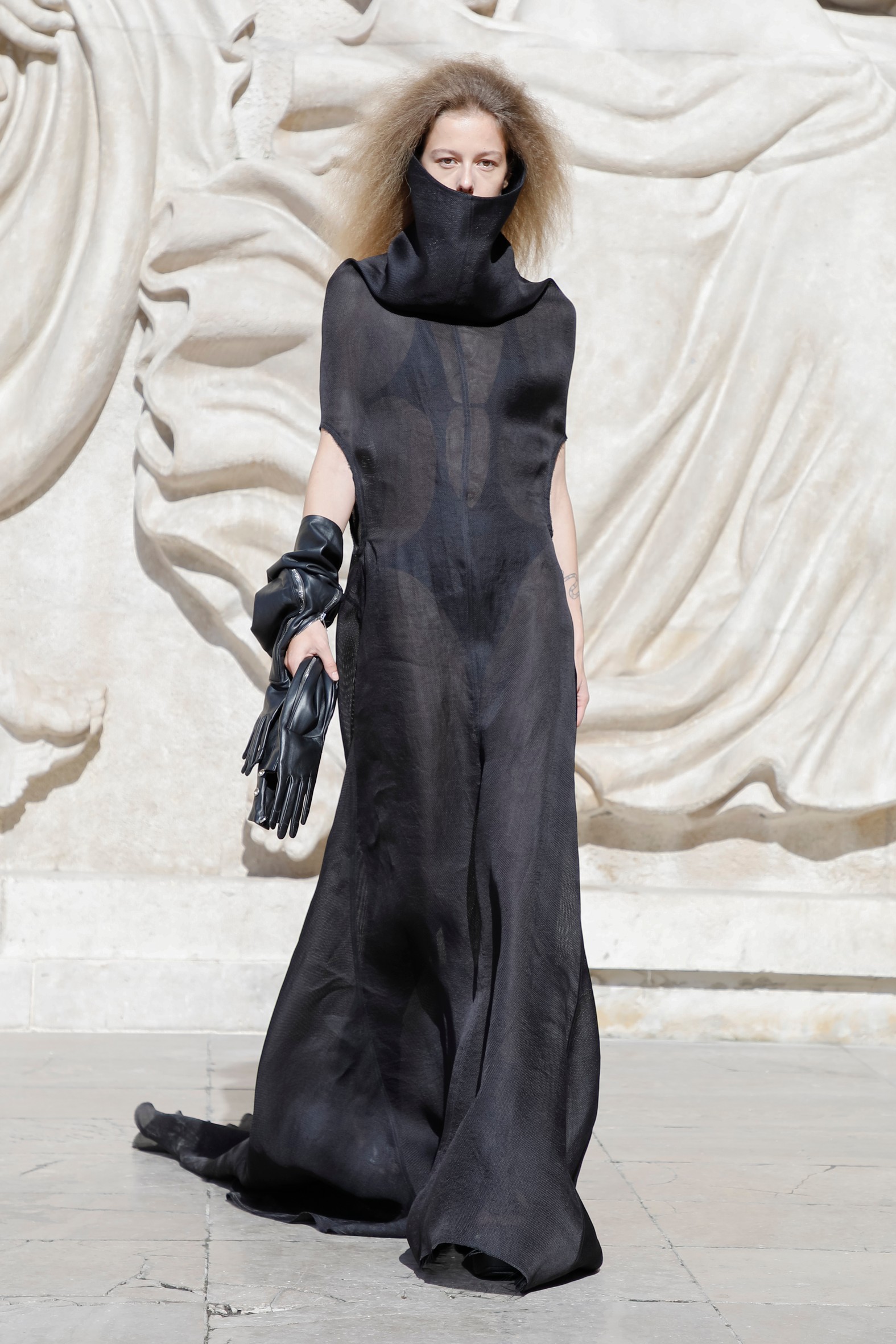 1633118837558-rick-owens-rtw-ss22-look-4.jpeg