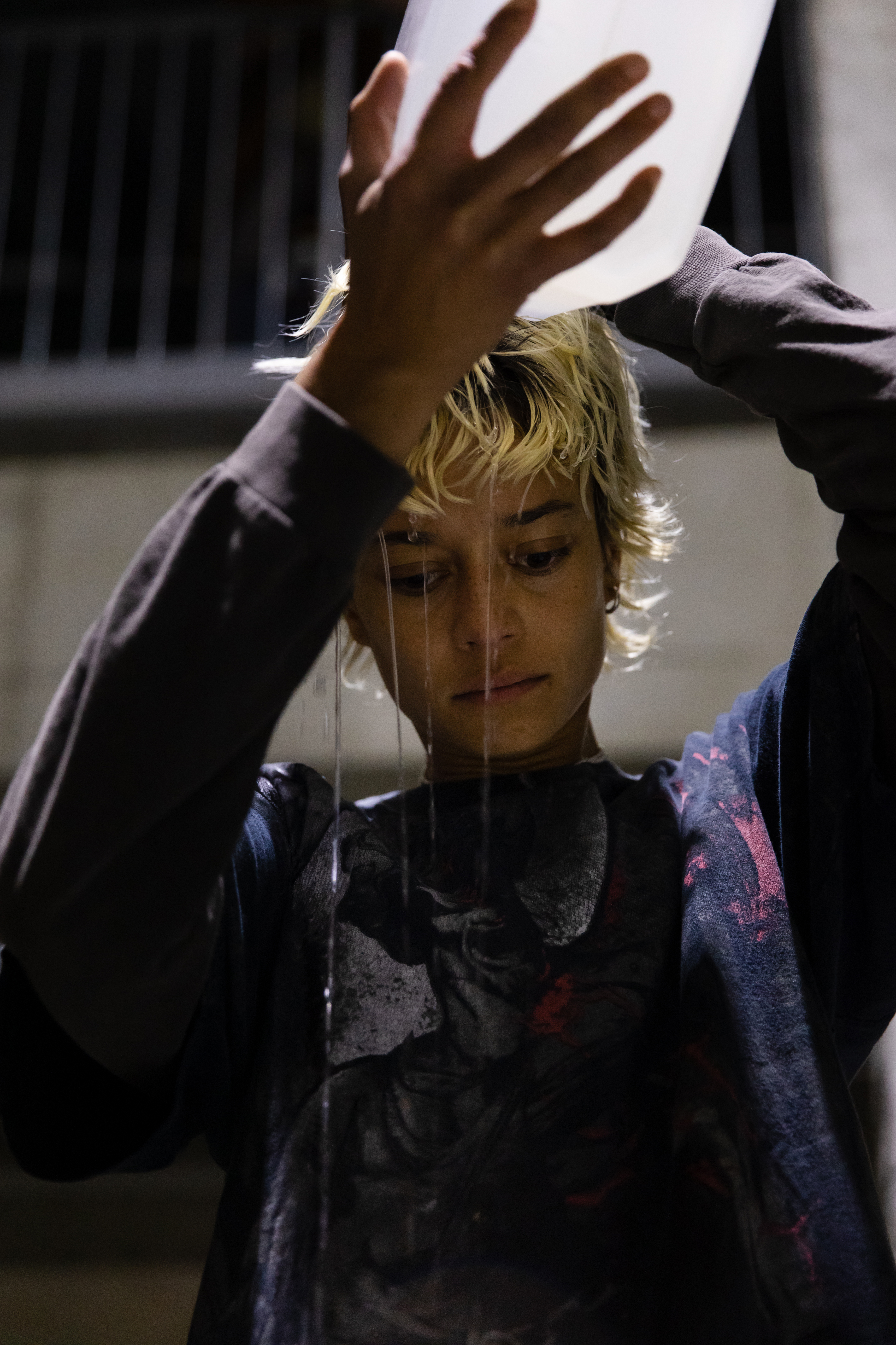 fotografie performance anne imhof burberry mostra natures mortes parigi