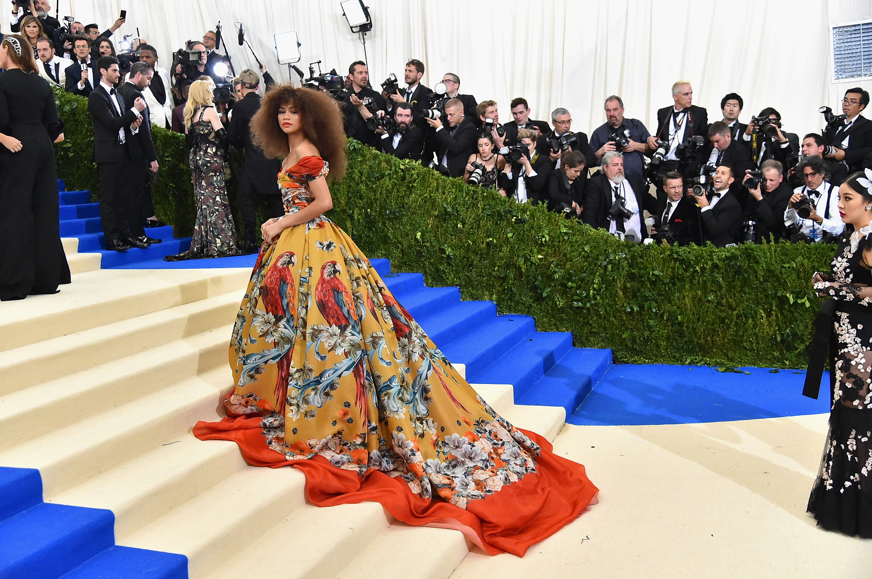 zendaya walking up the stairs at the met gala 2017