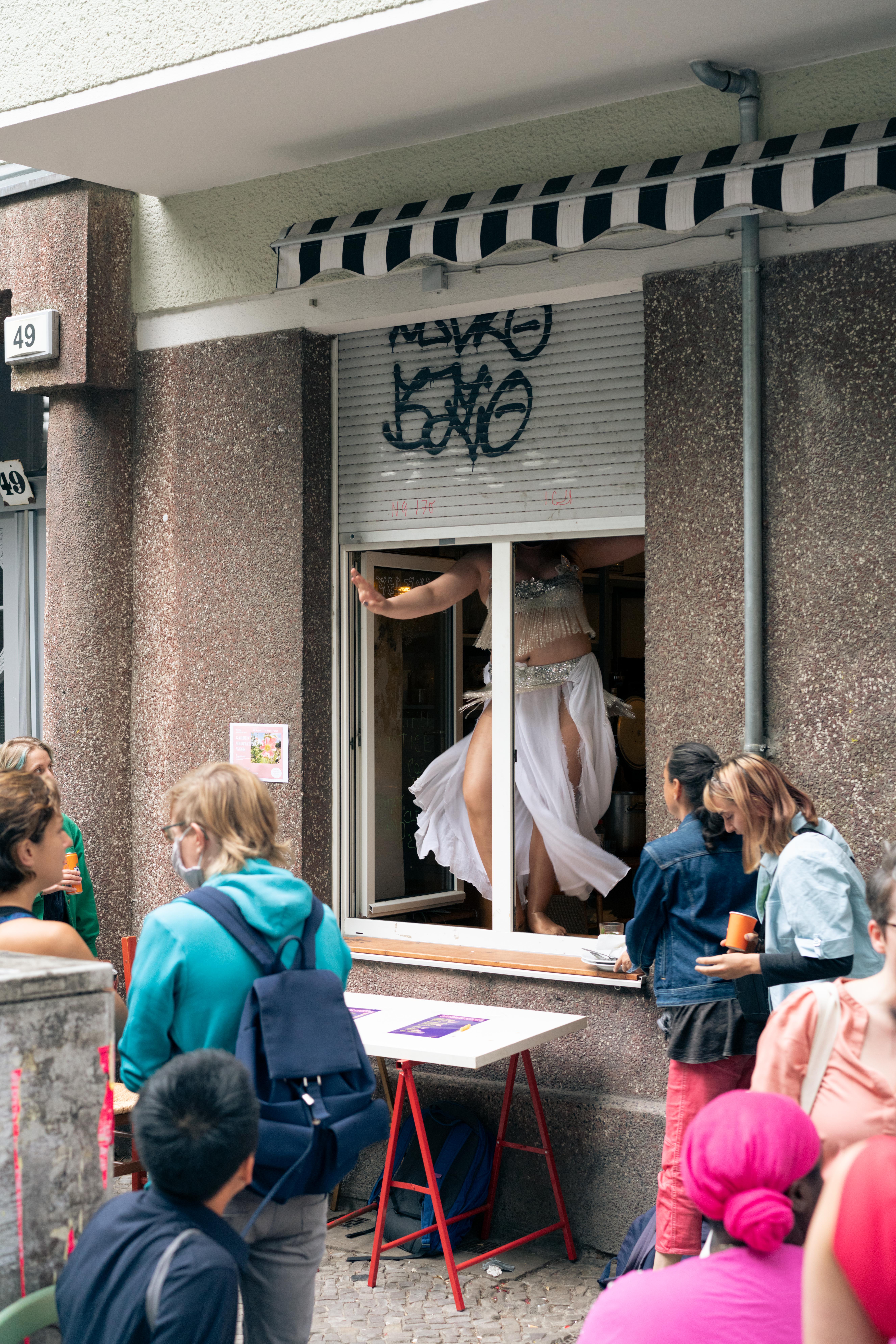 Come Get Your Honey, il libro fotografico Samet Durgun che esplora l'esperienza della comunità queer di richiedenti asilo a Berlino