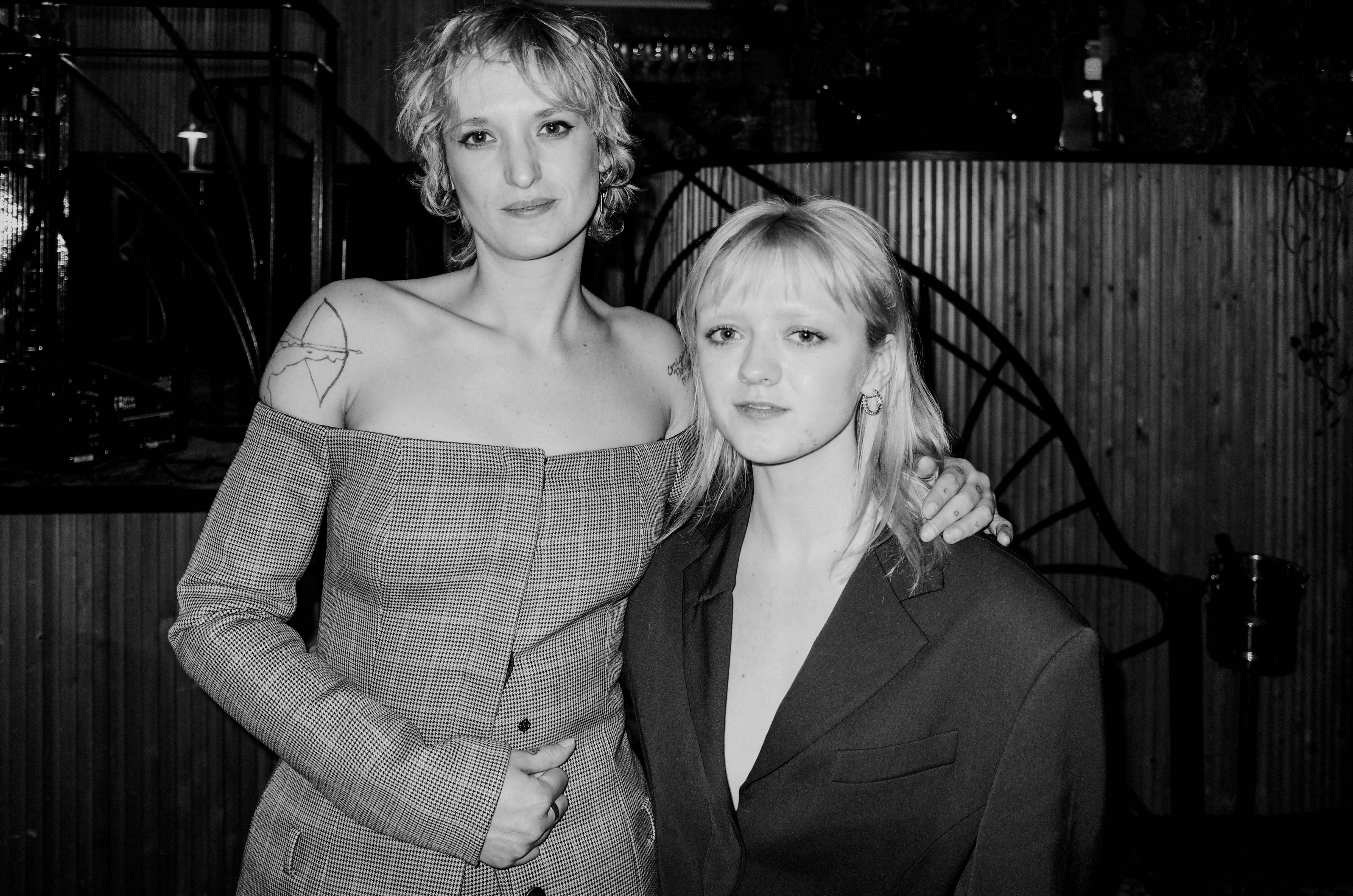 2-Agathe Rousselle, Maisie Williams.jpg