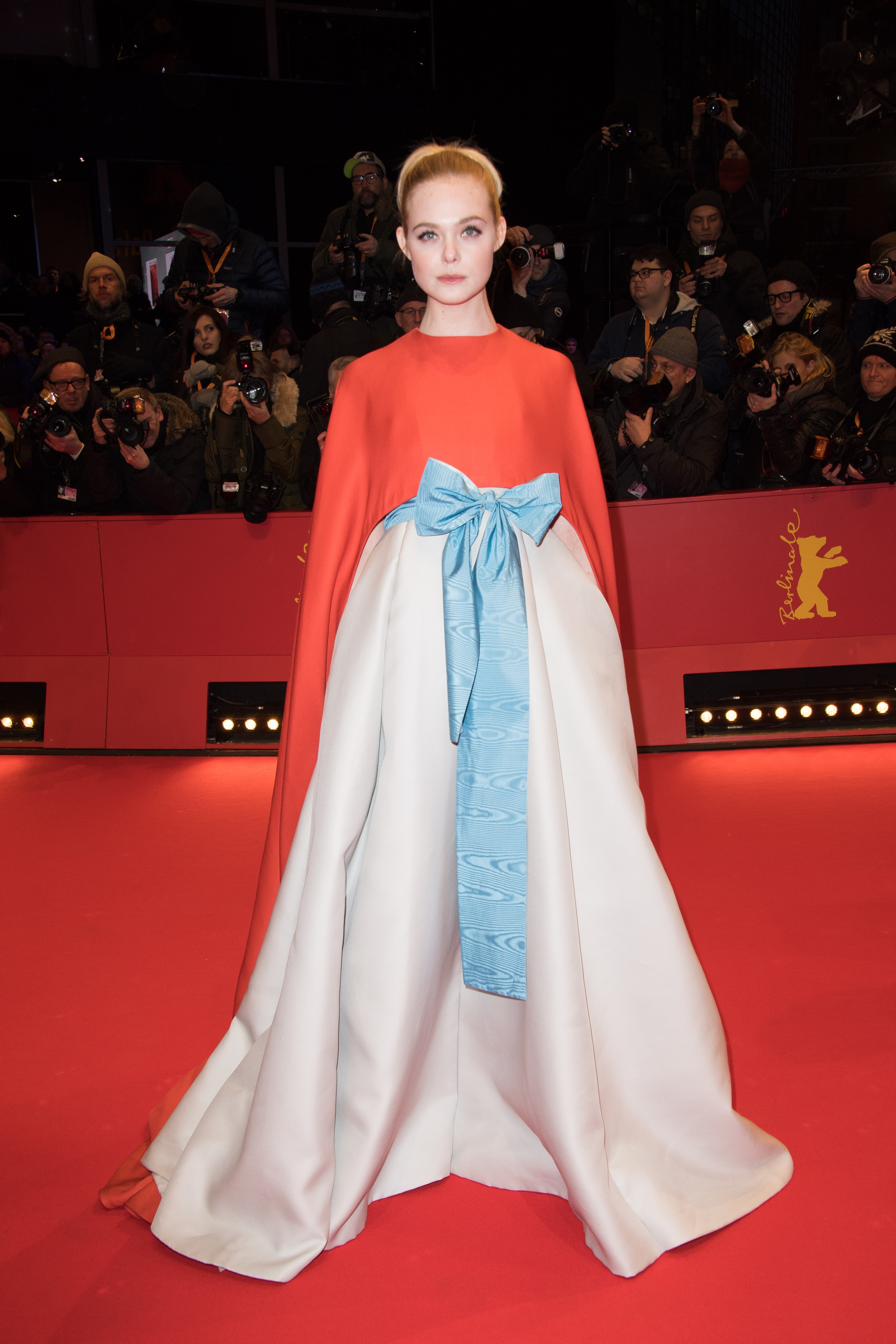 elle fanning in a statuesque japanese-style dress on the dress carpet, 2018