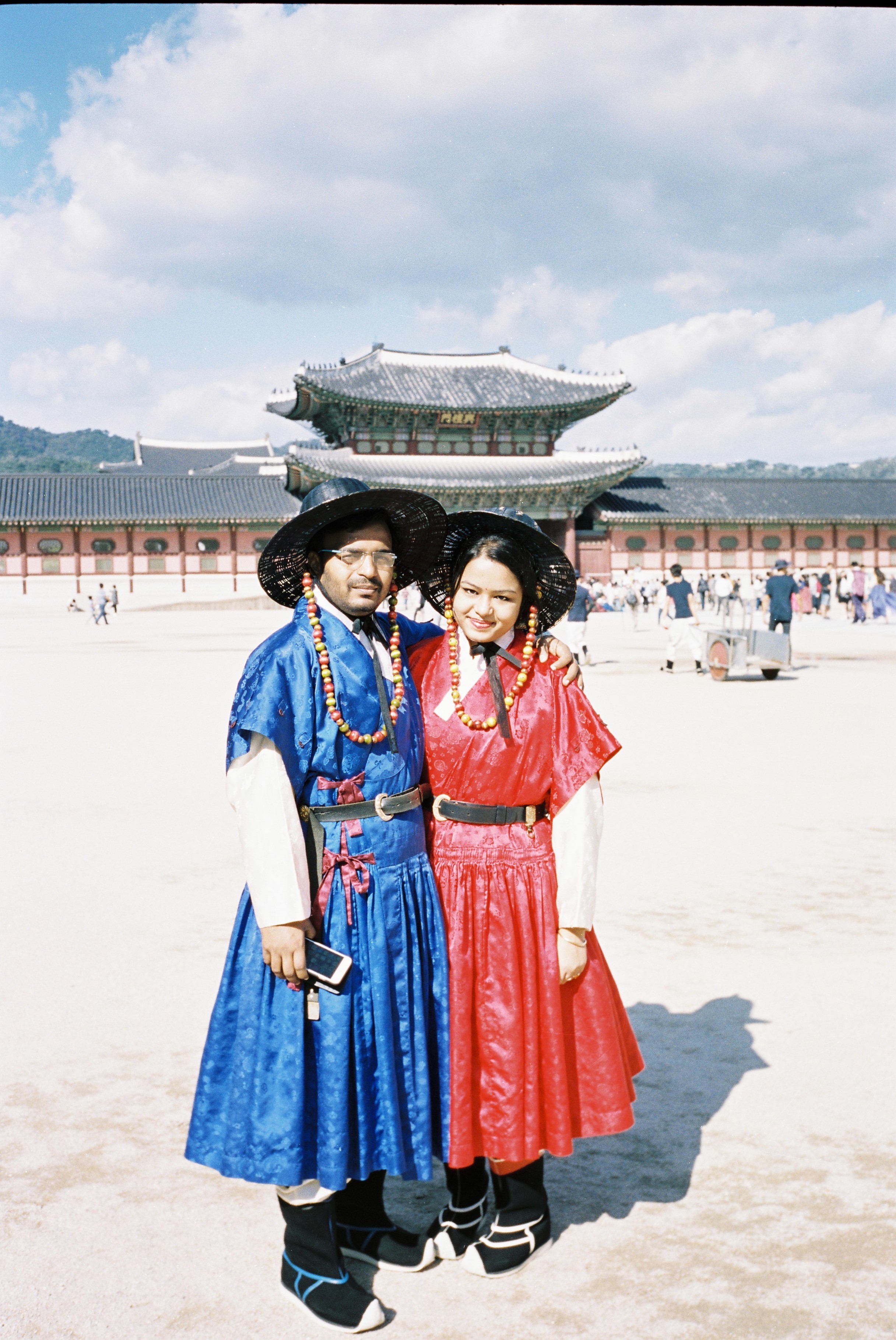 persone in tempio asiatico coreano