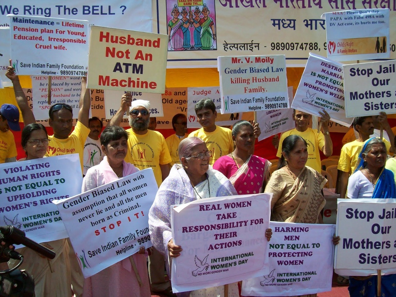 Para perempuan yang aktif membela hak-hak pria di India. Foto: Save Indian Family Foundation