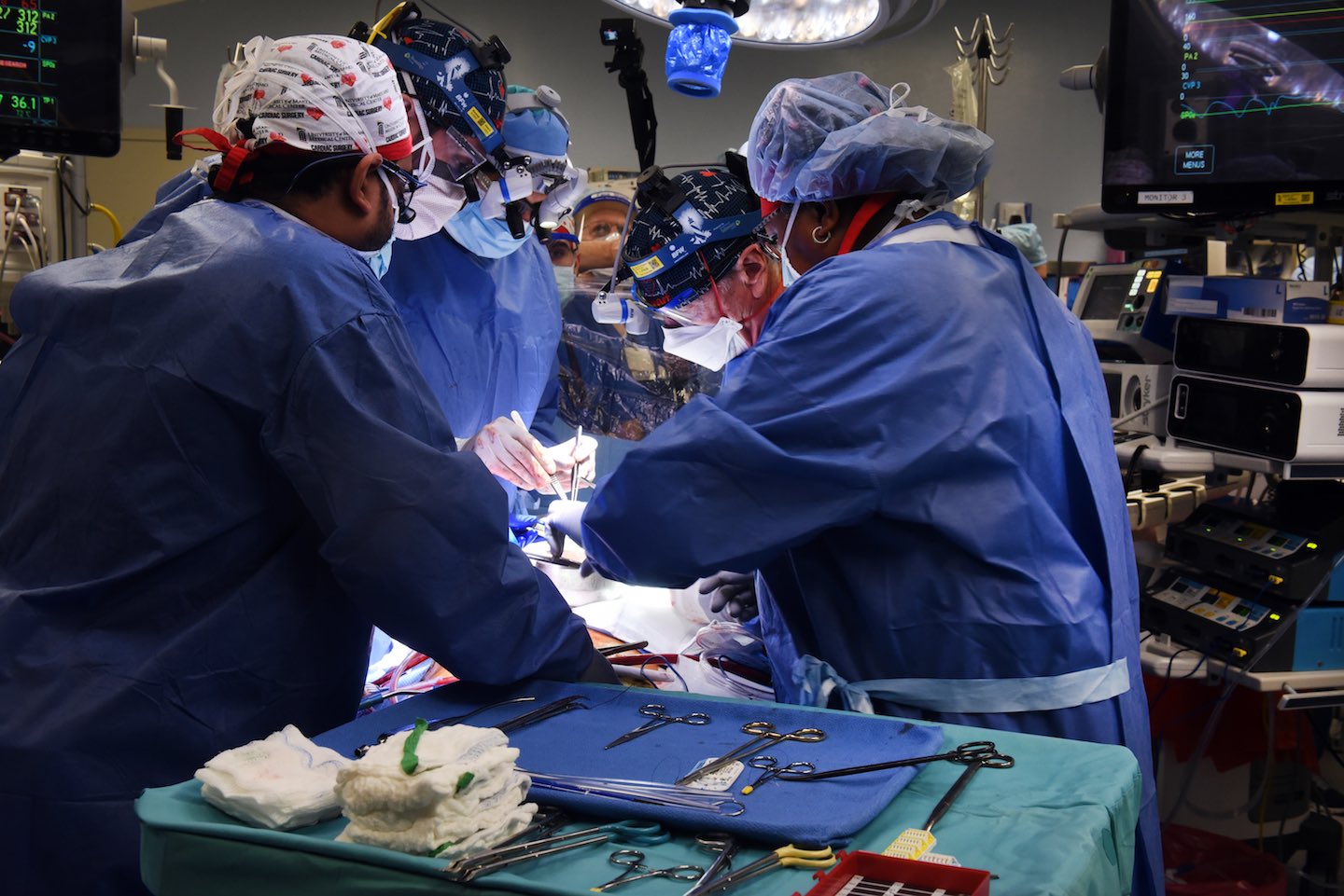 Operasi cangkok jantung babi ke manusia