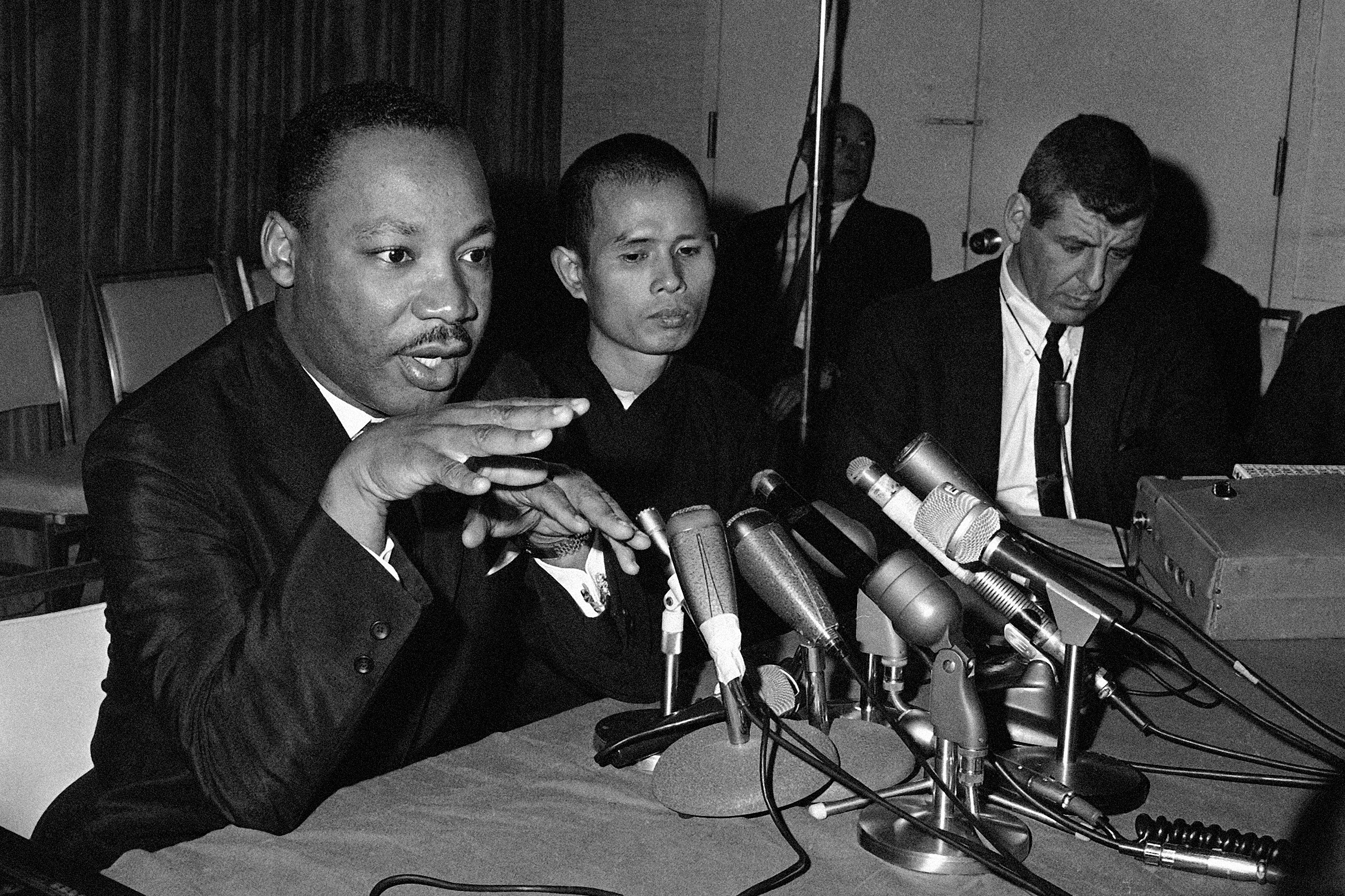 Martin Luther King Jr at a Chicago news conference with Thich Nhat Hanh in May 1966, calling for a halt in the bombing of Vietnam. Photo: Edward Kitch/AP File