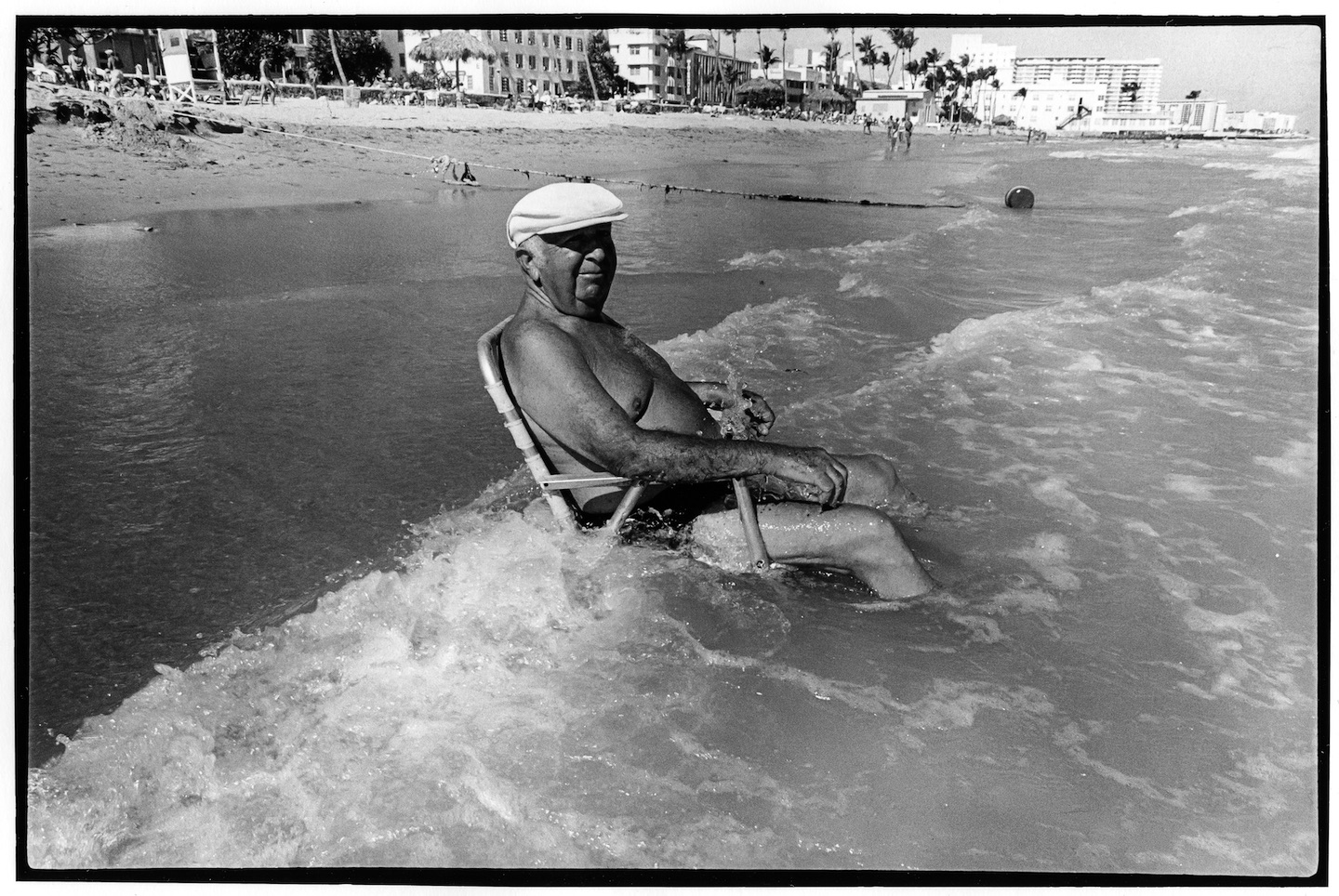 MB-015_ChairWater_GODLIS.jpg