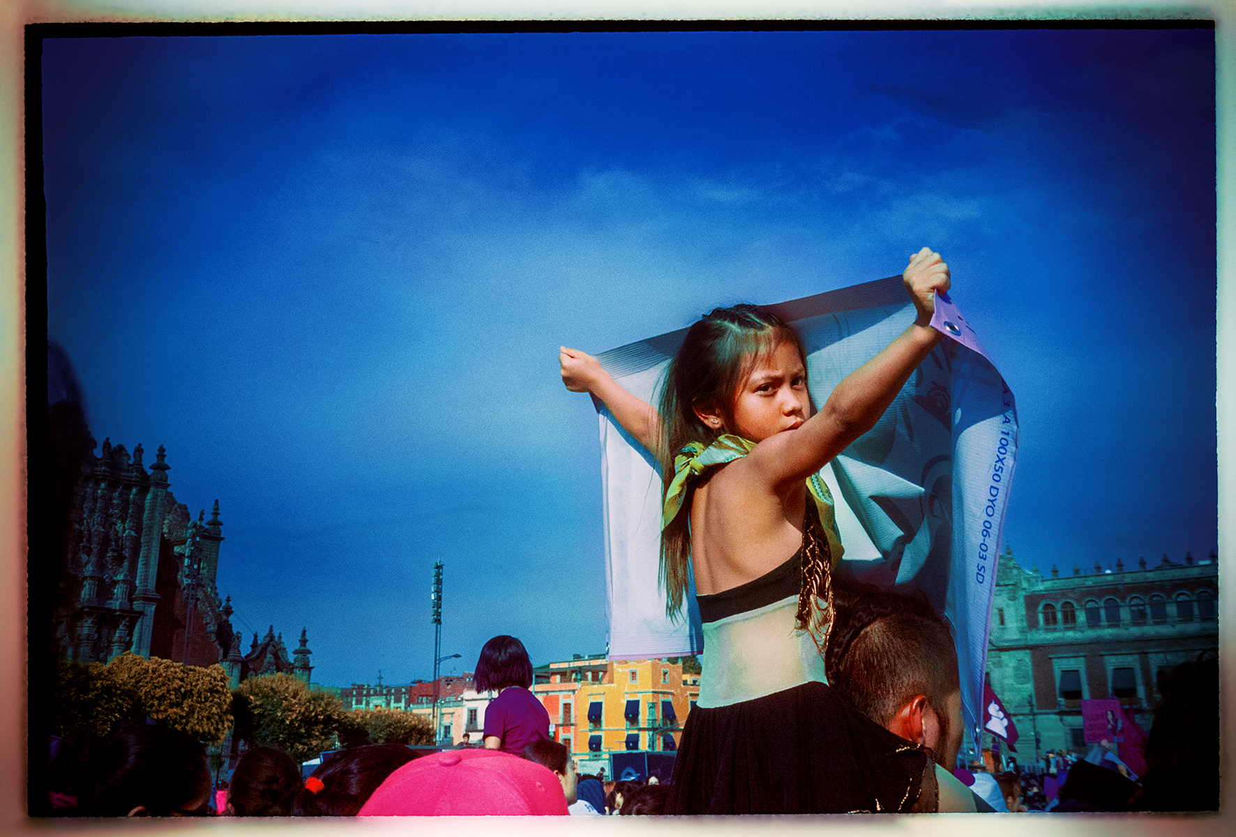 bambina alla manifestazione femminista 8 marzo foto ludovica anzaldi