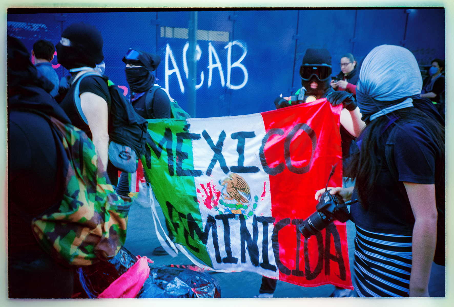 acab mexico feminicida bandiera messicana 8 marzo foto ludovica anzaldi