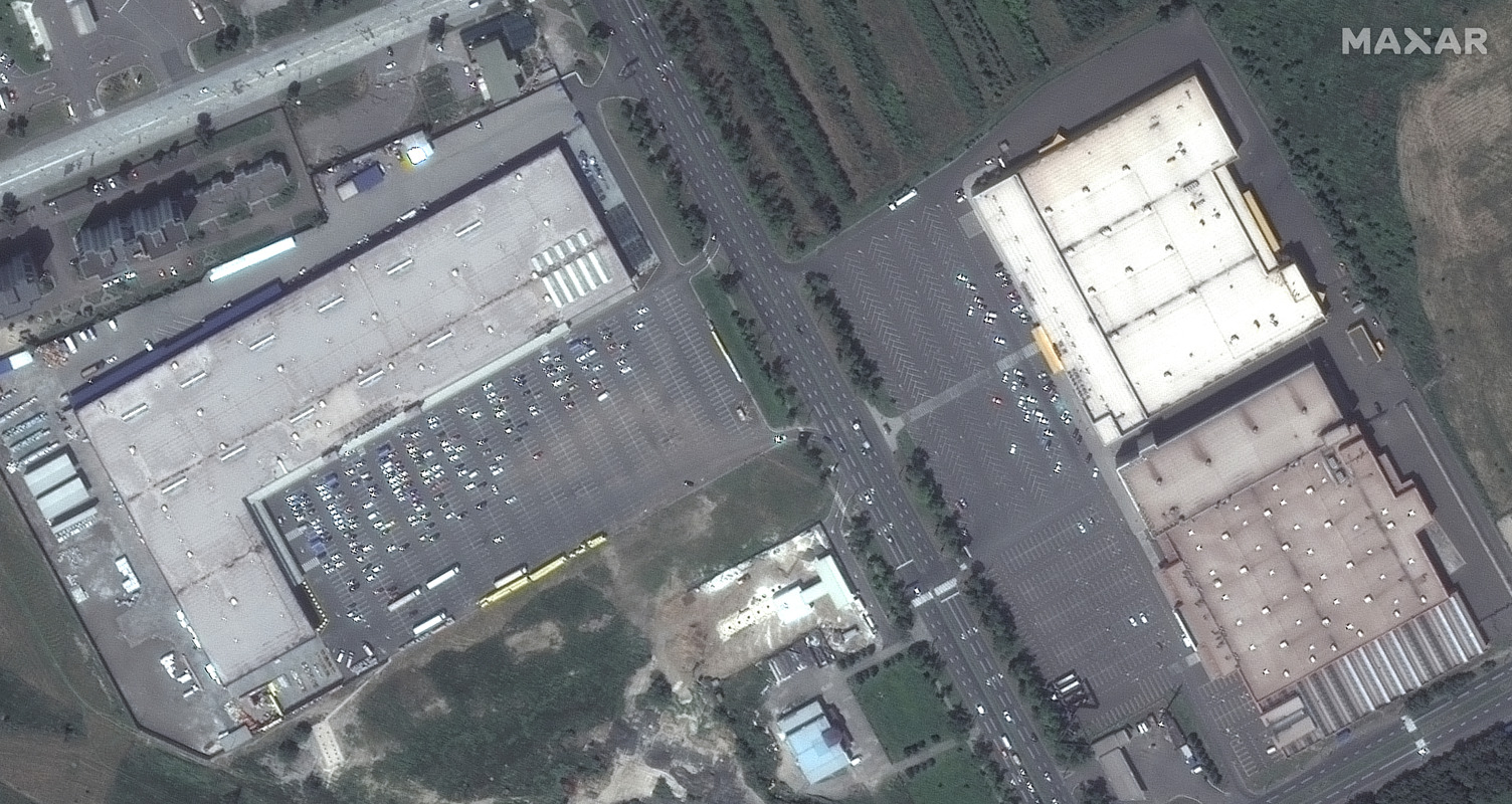 03_grocery  stores and shopping malls_before invasion_western mariupol_ukraine_21june2021_wv2.jpg