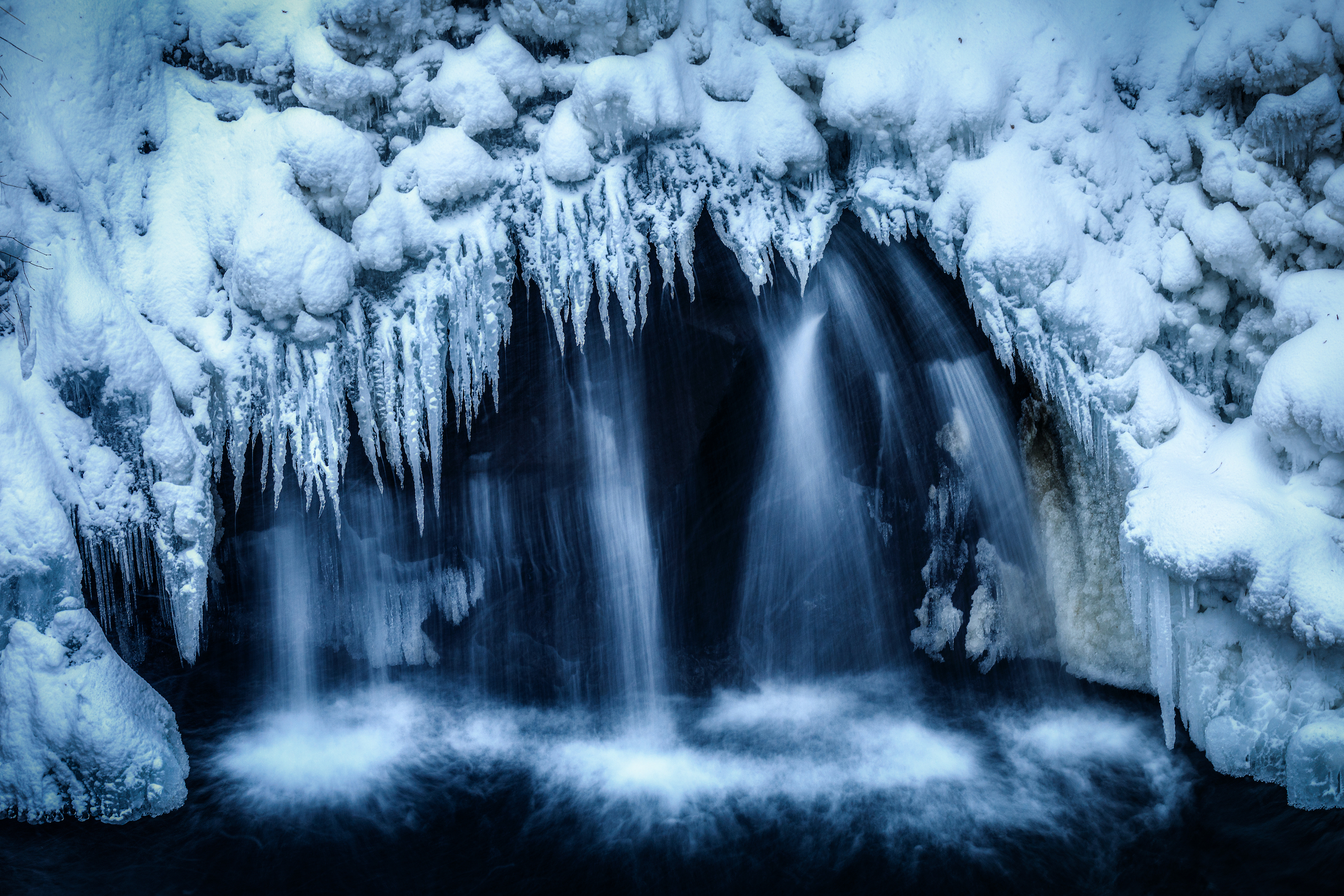 Air terjun yang beku. Foto oleh Rie Asada / World Nature Photography Awards